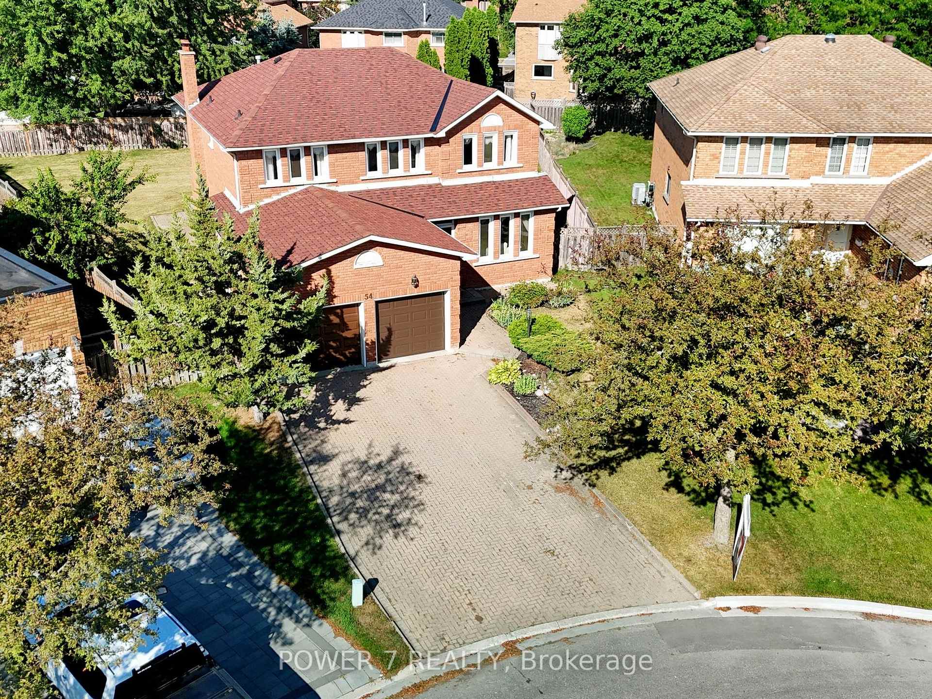 Photo 2 of 54 Hewlett Crescent, Markham, Markville — HOMEH