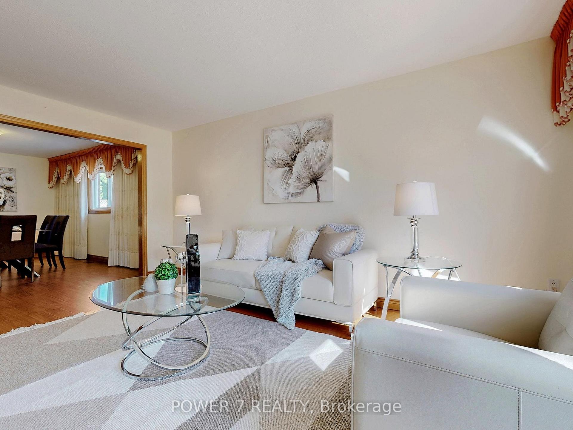 Photo 7 of 54 Hewlett Crescent, Markham, Markville — HOMEH