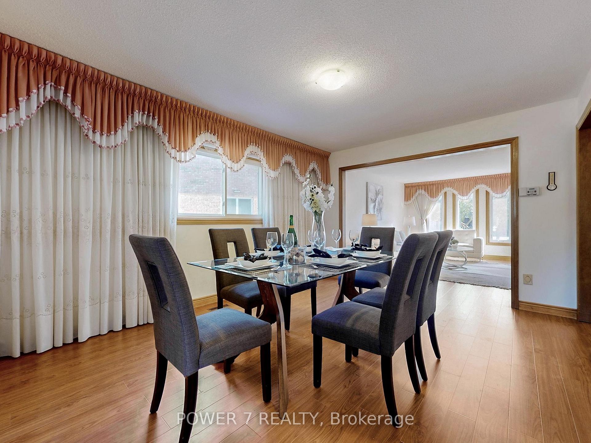 Photo 9 of 54 Hewlett Crescent, Markham, Markville — HOMEH