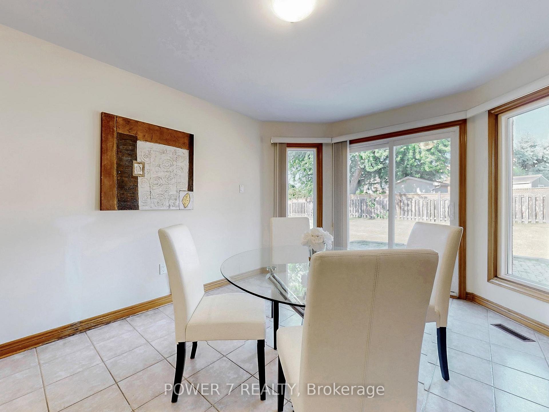 Photo 14 of 54 Hewlett Crescent, Markham, Markville — HOMEH