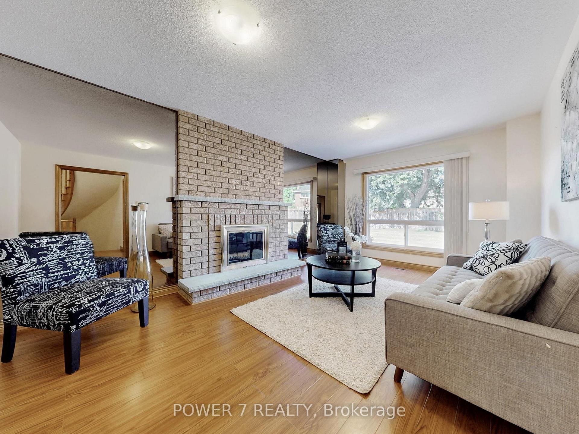 Photo 16 of 54 Hewlett Crescent, Markham, Markville — HOMEH