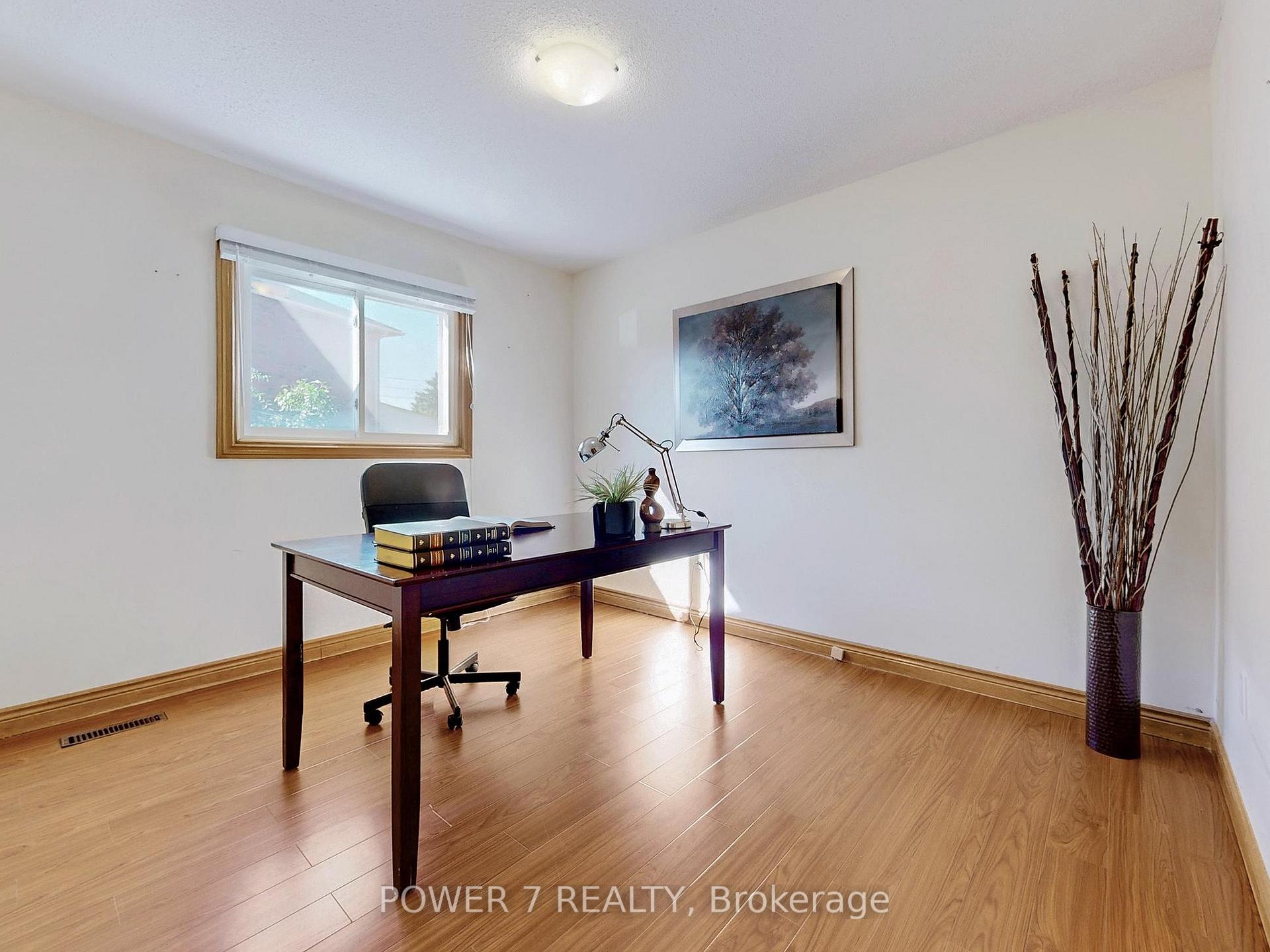 Photo 19 of 54 Hewlett Crescent, Markham, Markville — HOMEH