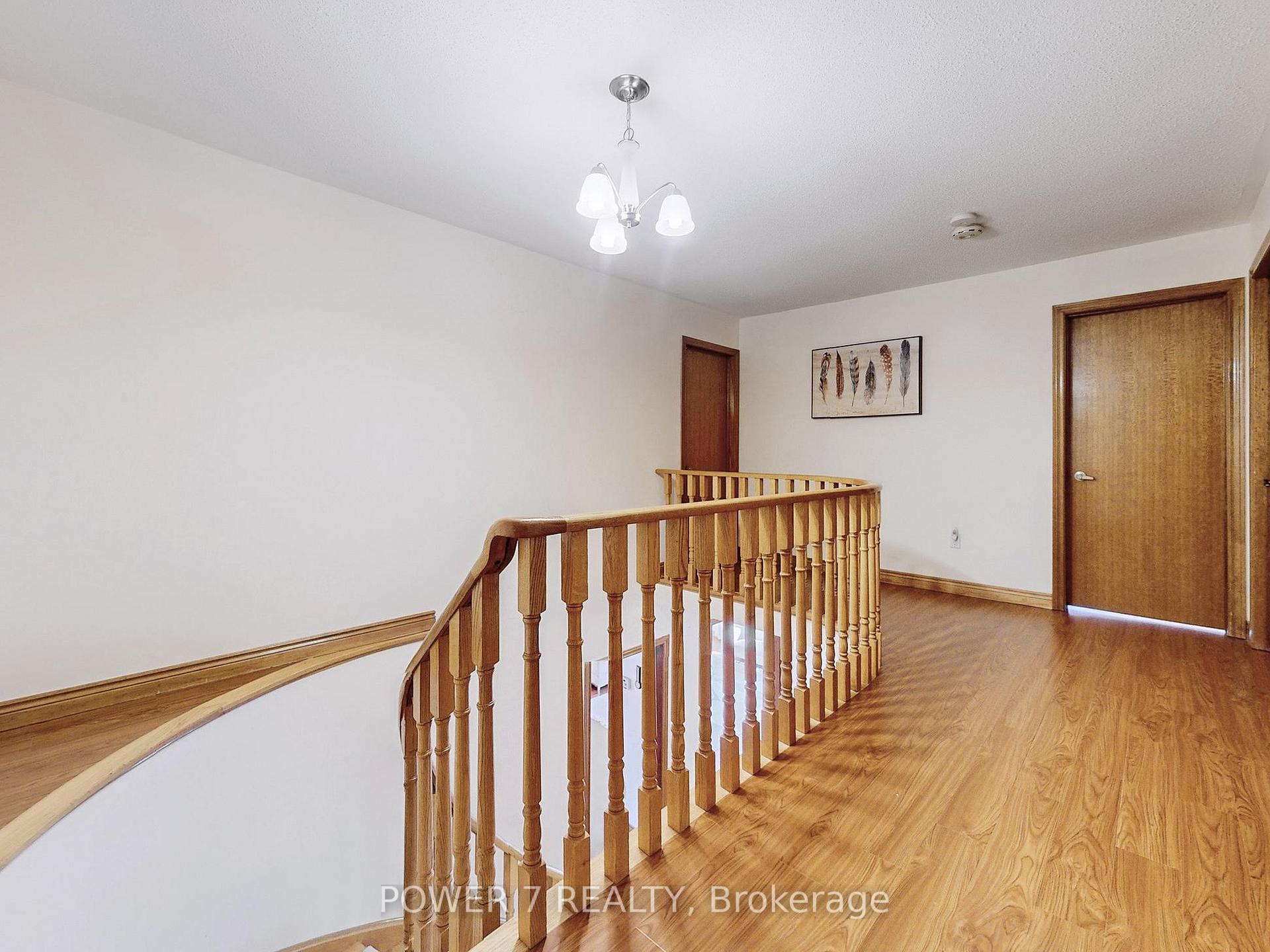 Photo 24 of 54 Hewlett Crescent, Markham, Markville — HOMEH