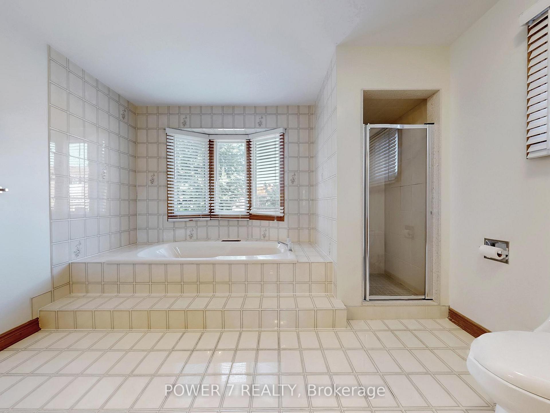 Photo 29 of 54 Hewlett Crescent, Markham, Markville — HOMEH