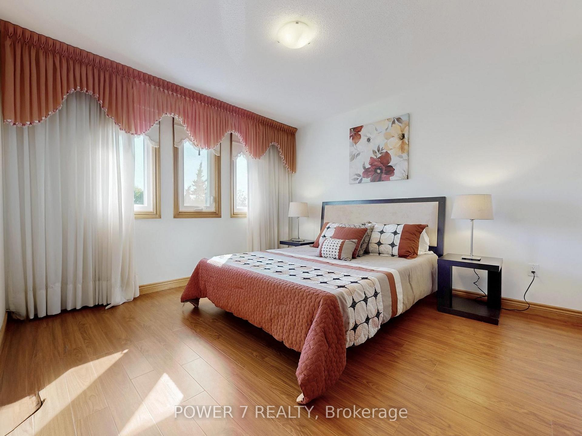 Photo 34 of 54 Hewlett Crescent, Markham, Markville — HOMEH
