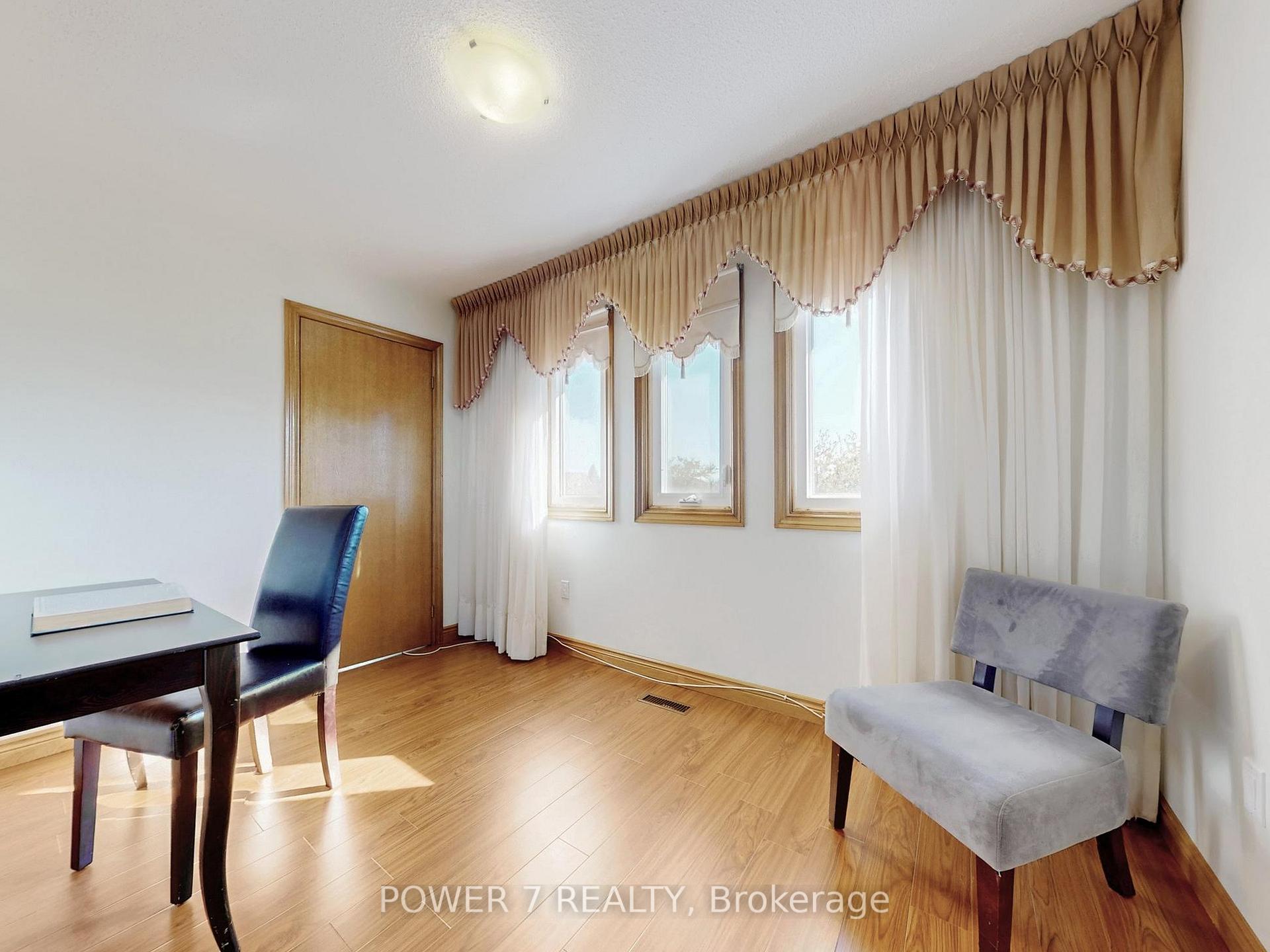Photo 36 of 54 Hewlett Crescent, Markham, Markville — HOMEH
