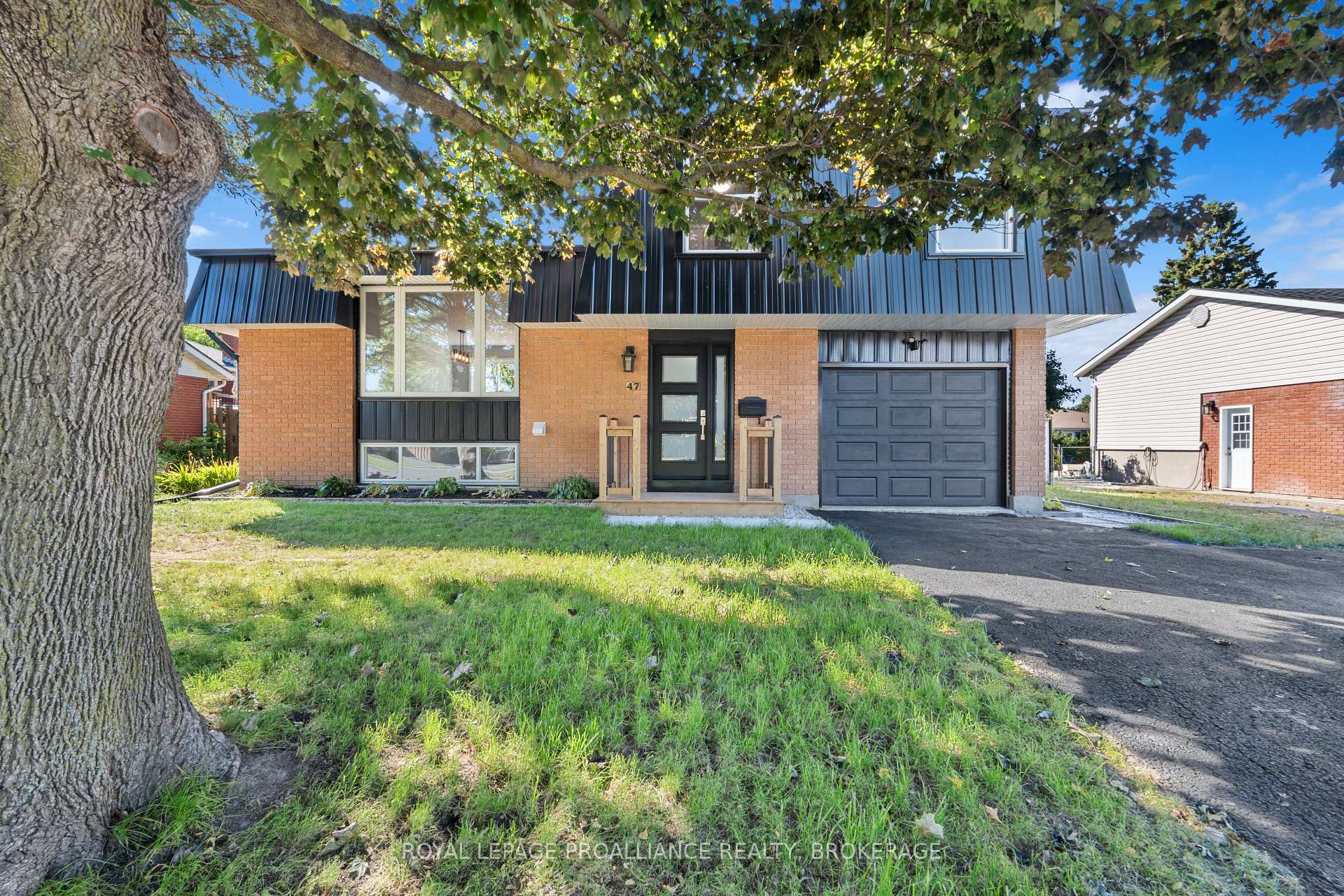 Photo 3 of 47 Inverness Crescent, Kingston, West of Sir John A. Blvd — HOMEH