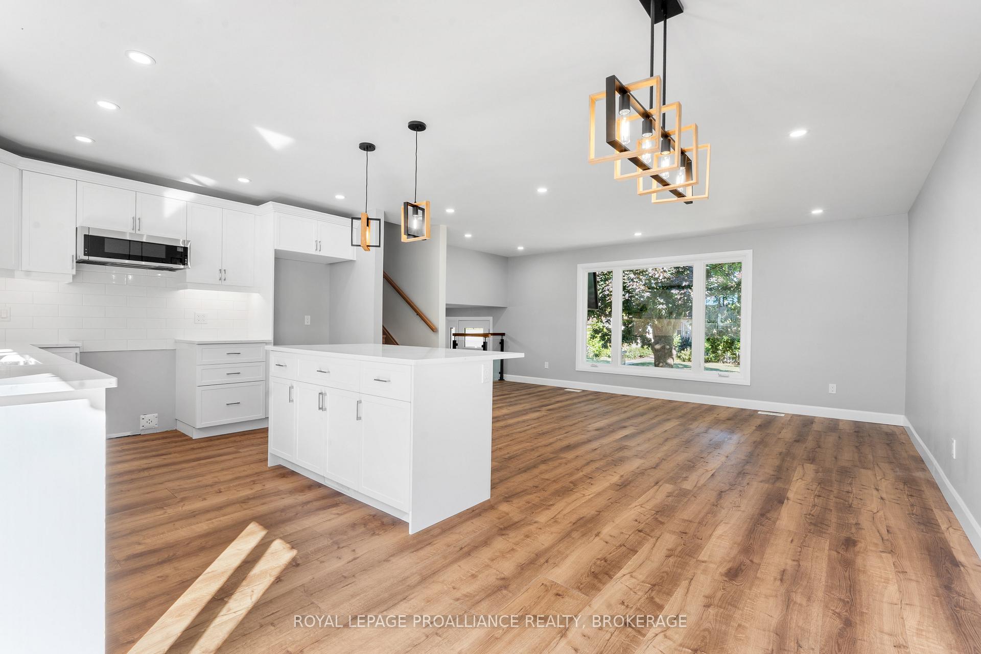 Photo 11 of 47 Inverness Crescent, Kingston, West of Sir John A. Blvd — HOMEH
