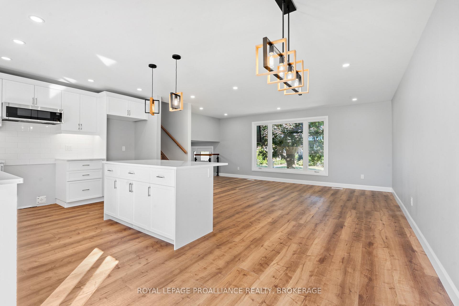 Photo 12 of 47 Inverness Crescent, Kingston, West of Sir John A. Blvd — HOMEH