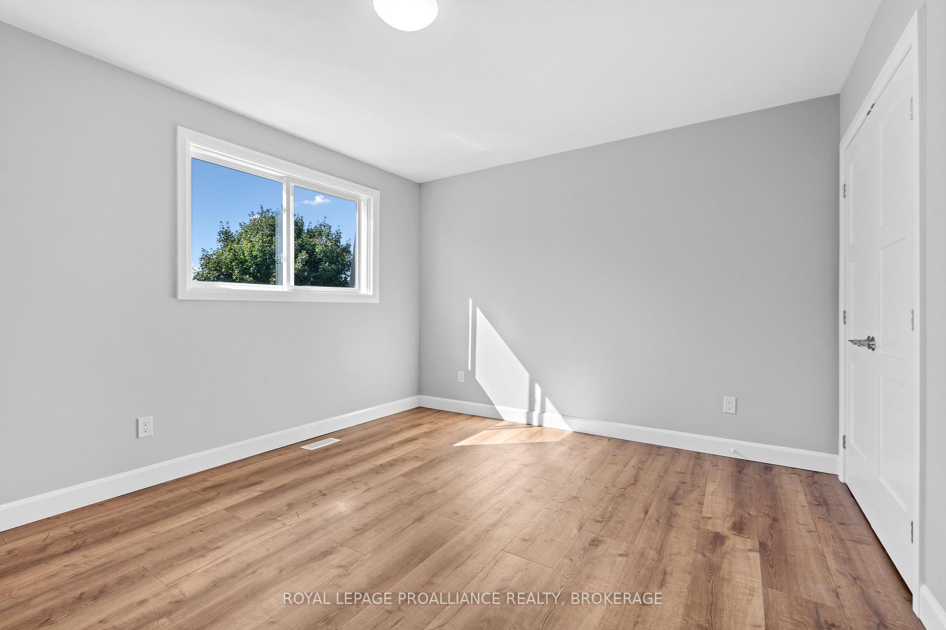 Photo 20 of 47 Inverness Crescent, Kingston, West of Sir John A. Blvd — HOMEH