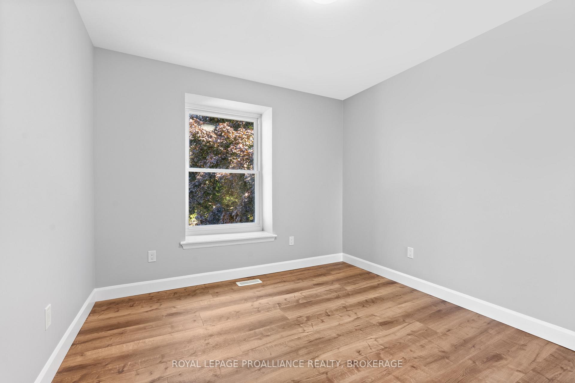 Photo 26 of 47 Inverness Crescent, Kingston, West of Sir John A. Blvd — HOMEH