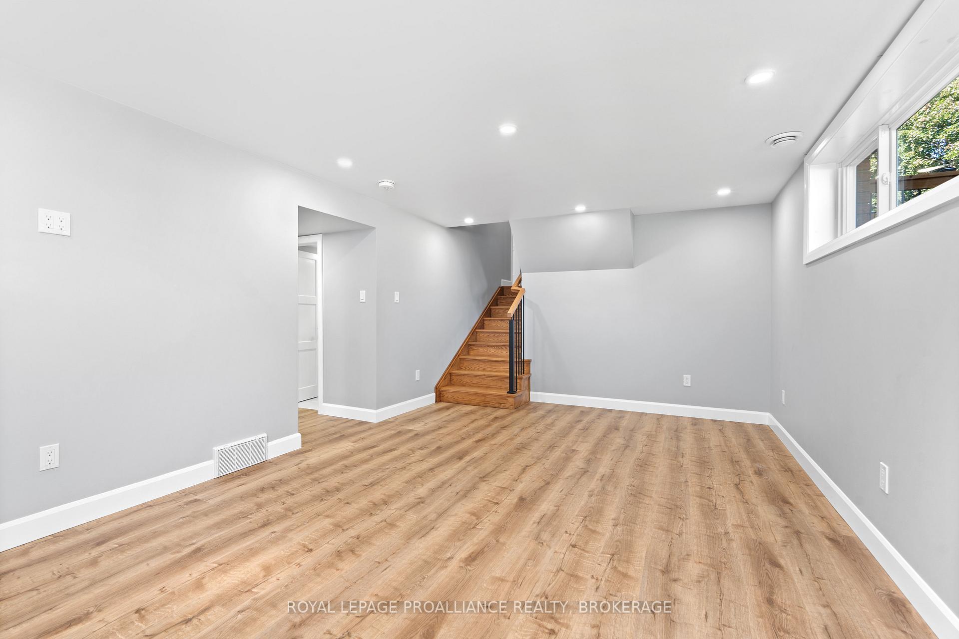 Photo 32 of 47 Inverness Crescent, Kingston, West of Sir John A. Blvd — HOMEH