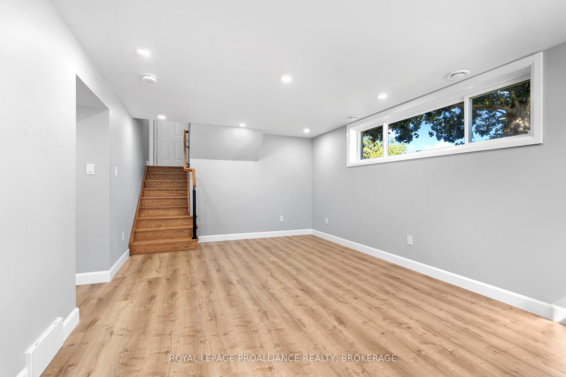 Photo 33 of 47 Inverness Crescent, Kingston, West of Sir John A. Blvd — HOMEH