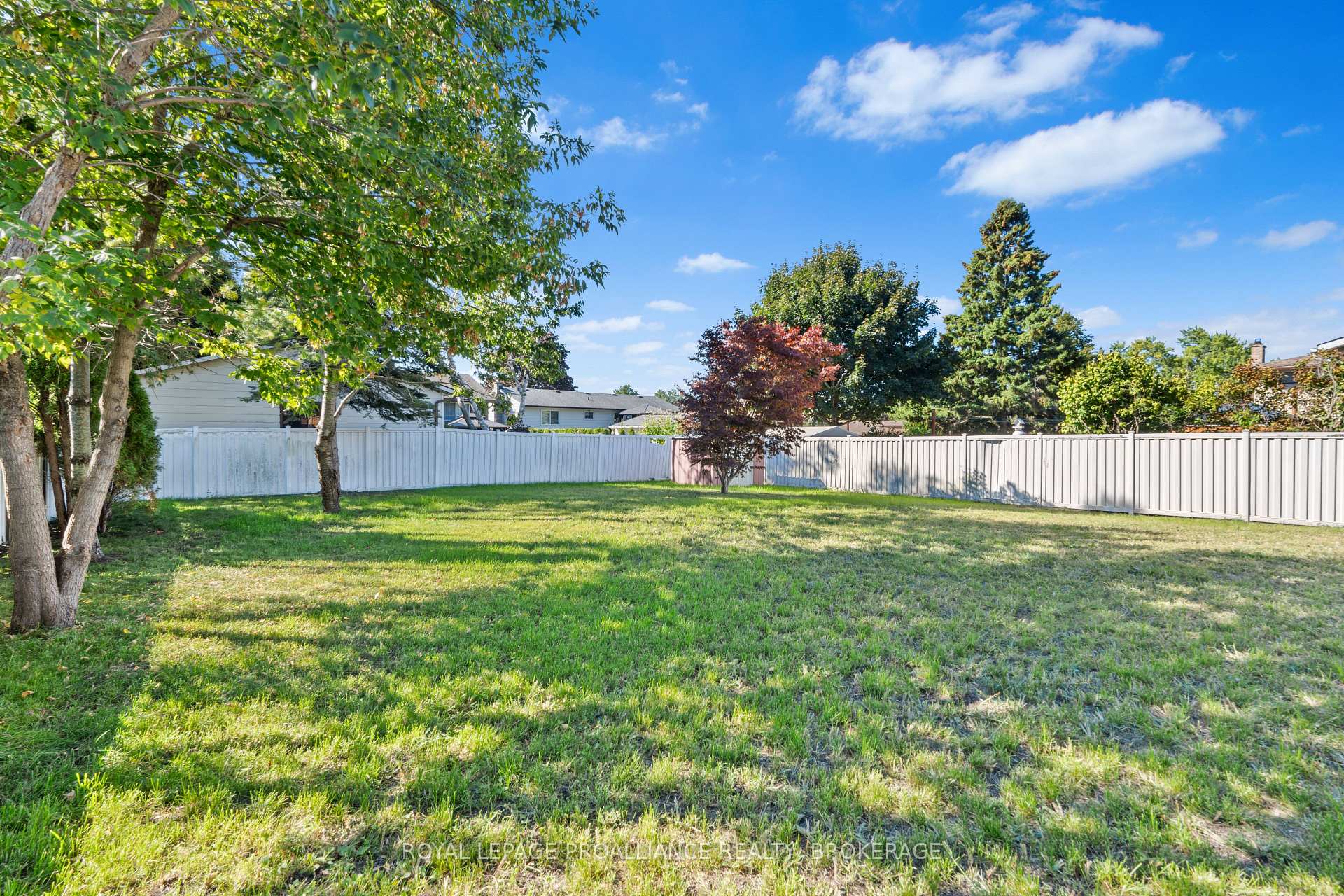 Photo 38 of 47 Inverness Crescent, Kingston, West of Sir John A. Blvd — HOMEH