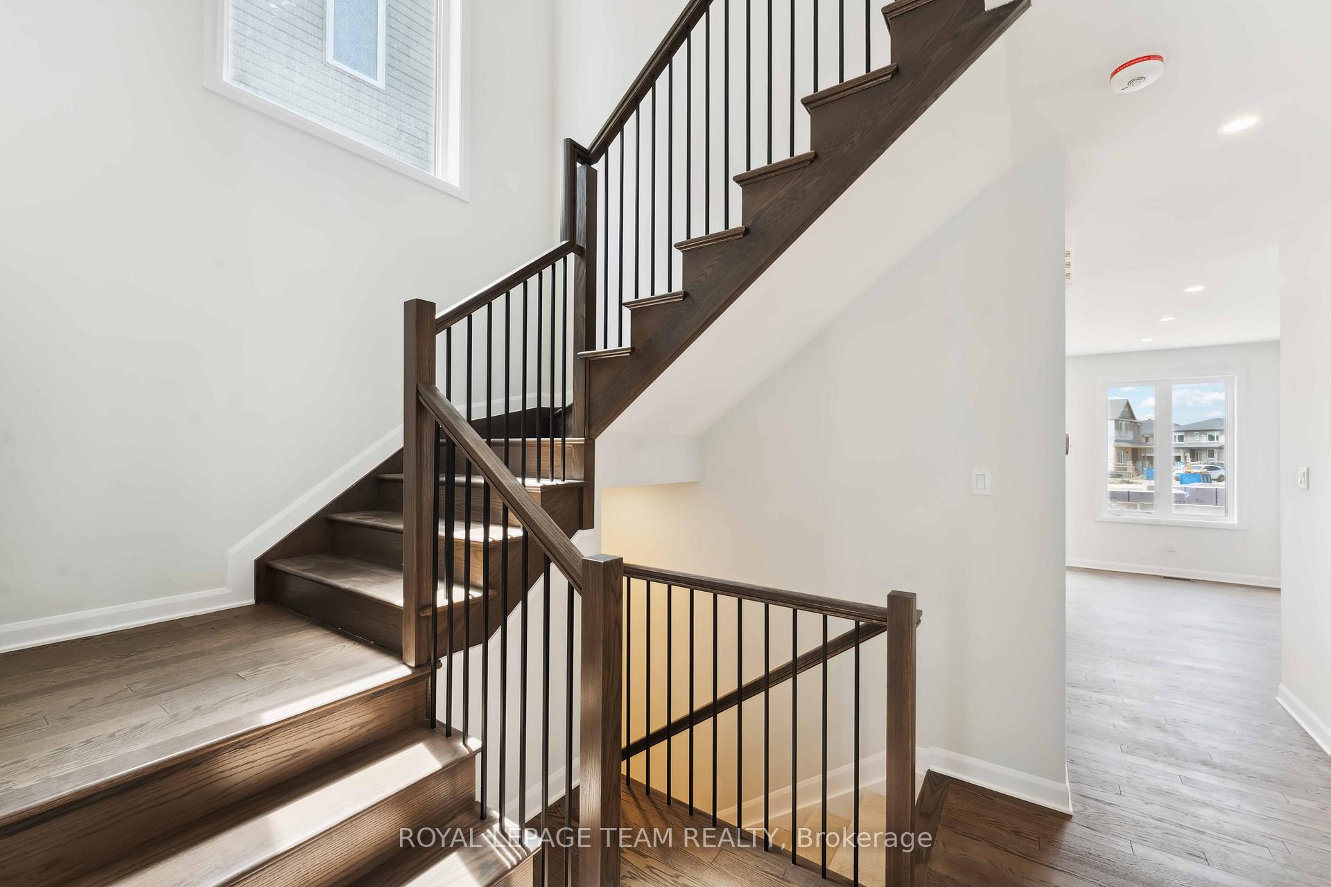 Photo 5 of 5045 Abbott Street E, Ottawa, Kanata - Emerald Meadows/Trailwest — HOMEH