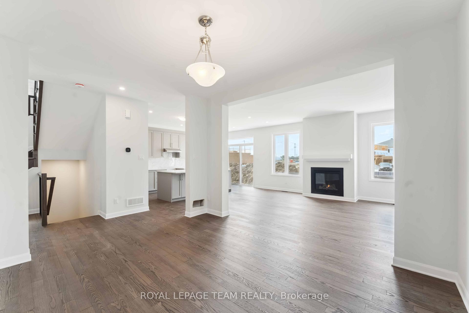 Photo 9 of 5045 Abbott Street E, Ottawa, Kanata - Emerald Meadows/Trailwest — HOMEH