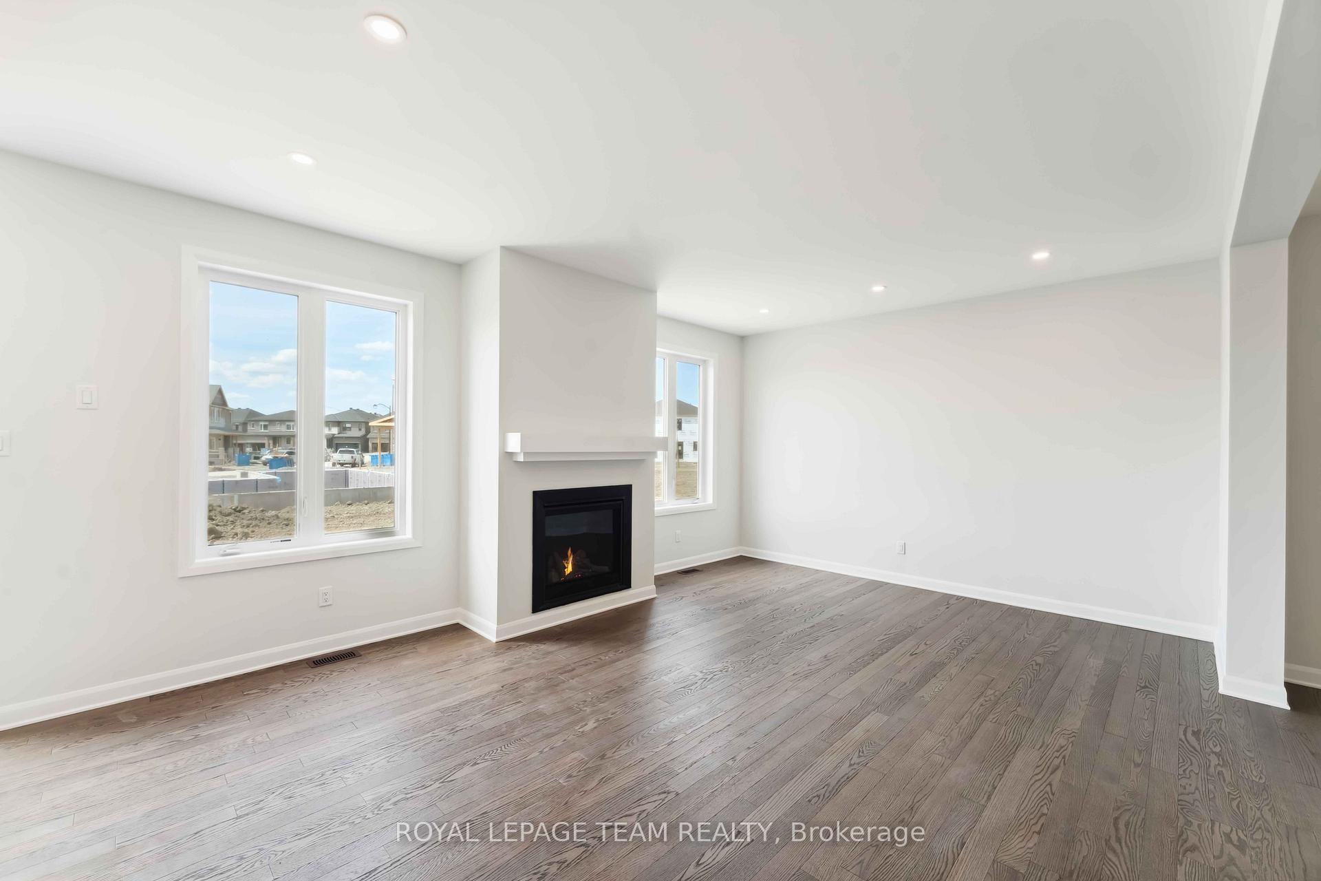 Photo 11 of 5045 Abbott Street E, Ottawa, Kanata - Emerald Meadows/Trailwest — HOMEH