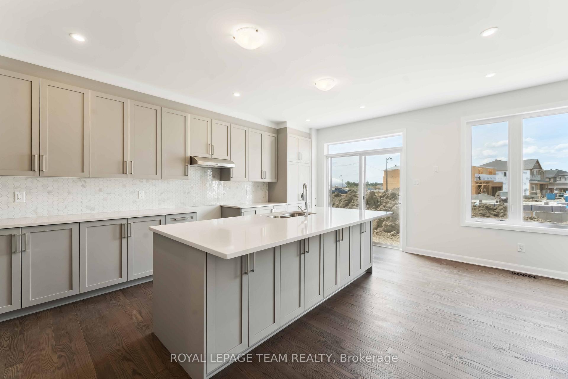 Photo 12 of 5045 Abbott Street E, Ottawa, Kanata - Emerald Meadows/Trailwest — HOMEH