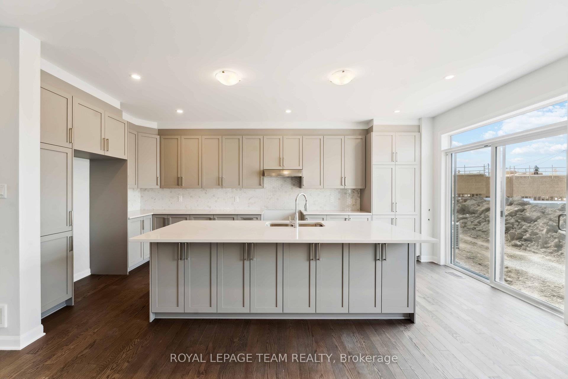 Photo 13 of 5045 Abbott Street E, Ottawa, Kanata - Emerald Meadows/Trailwest — HOMEH