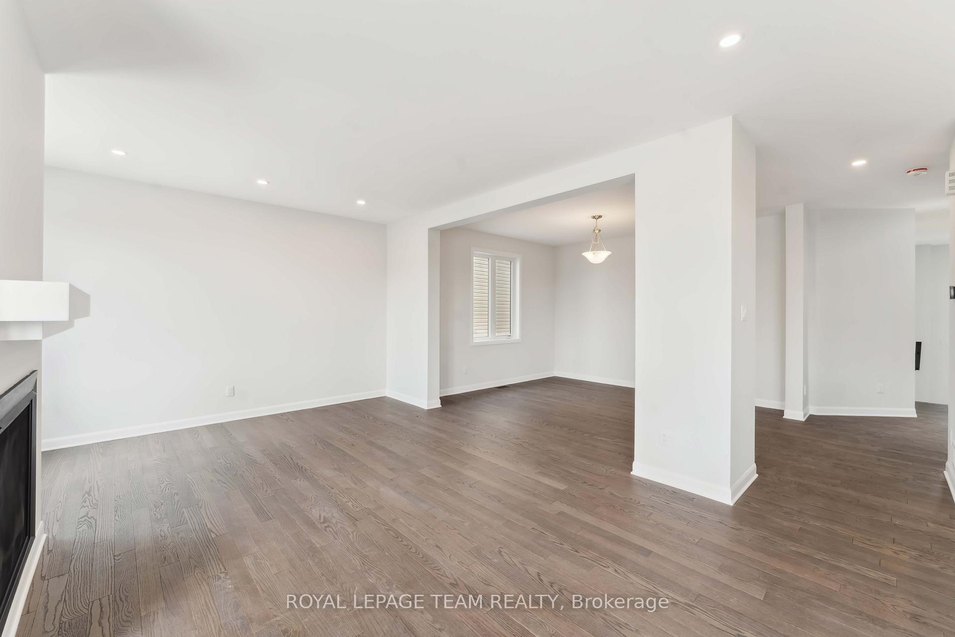 Photo 16 of 5045 Abbott Street E, Ottawa, Kanata - Emerald Meadows/Trailwest — HOMEH