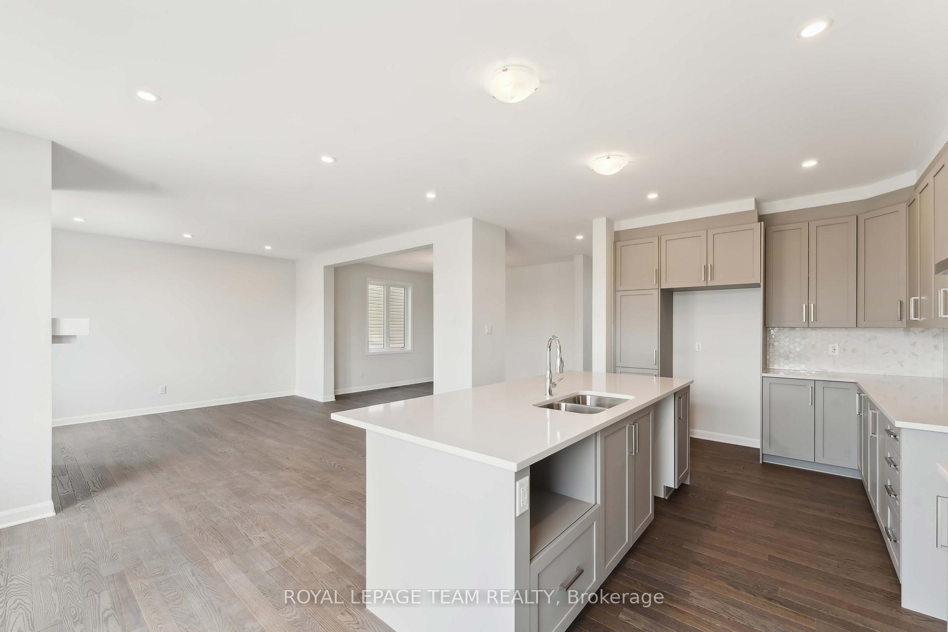 Photo 18 of 5045 Abbott Street E, Ottawa, Kanata - Emerald Meadows/Trailwest — HOMEH