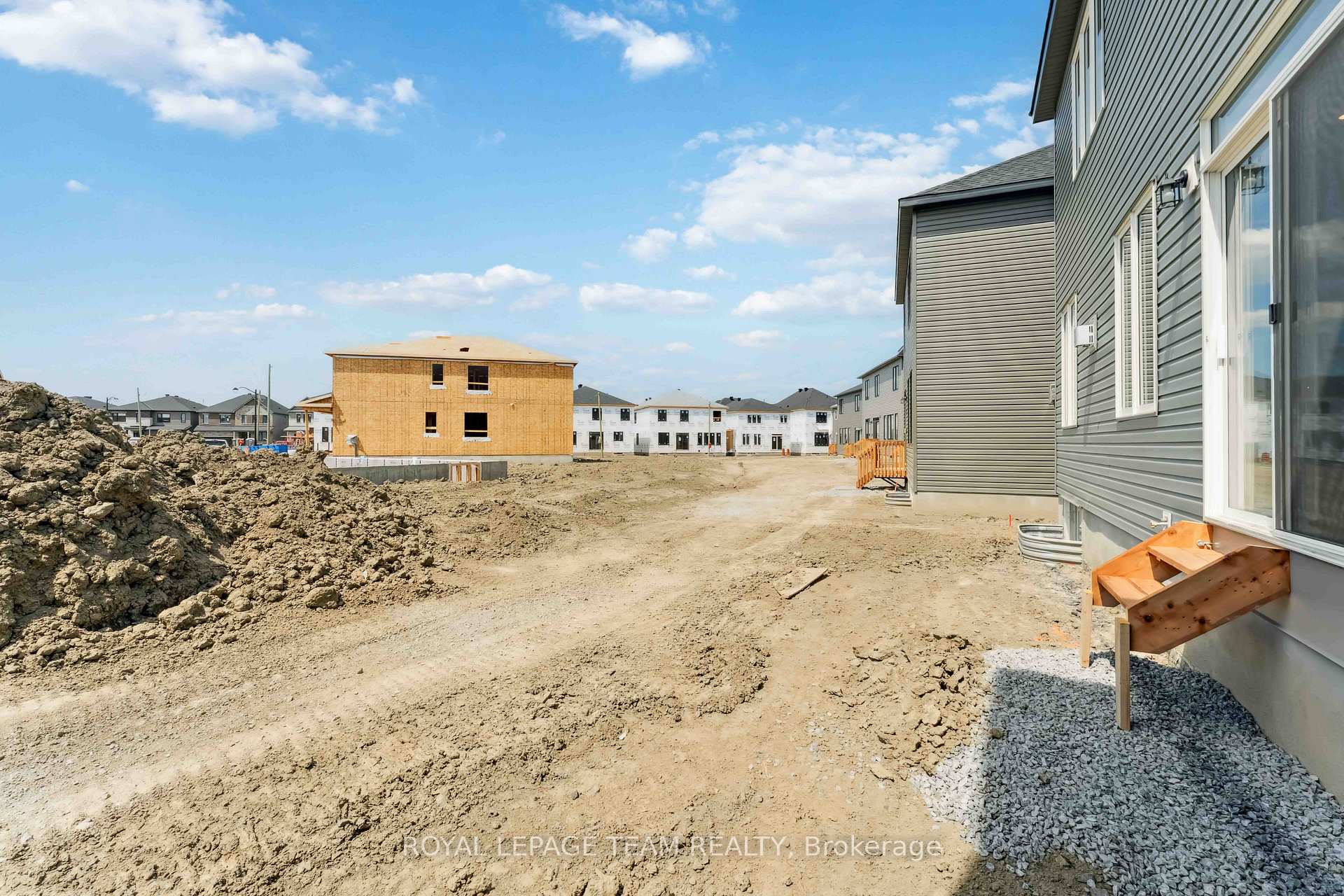 Photo 45 of 5045 Abbott Street E, Ottawa, Kanata - Emerald Meadows/Trailwest — HOMEH