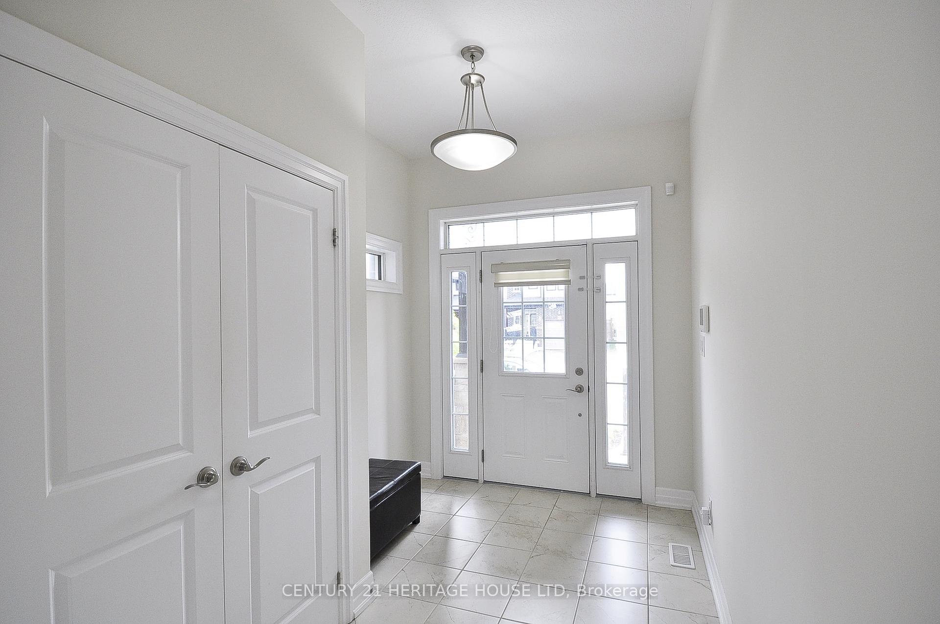Photo 3 of 329 Sedgewood Street, Kitchener — HOMEH