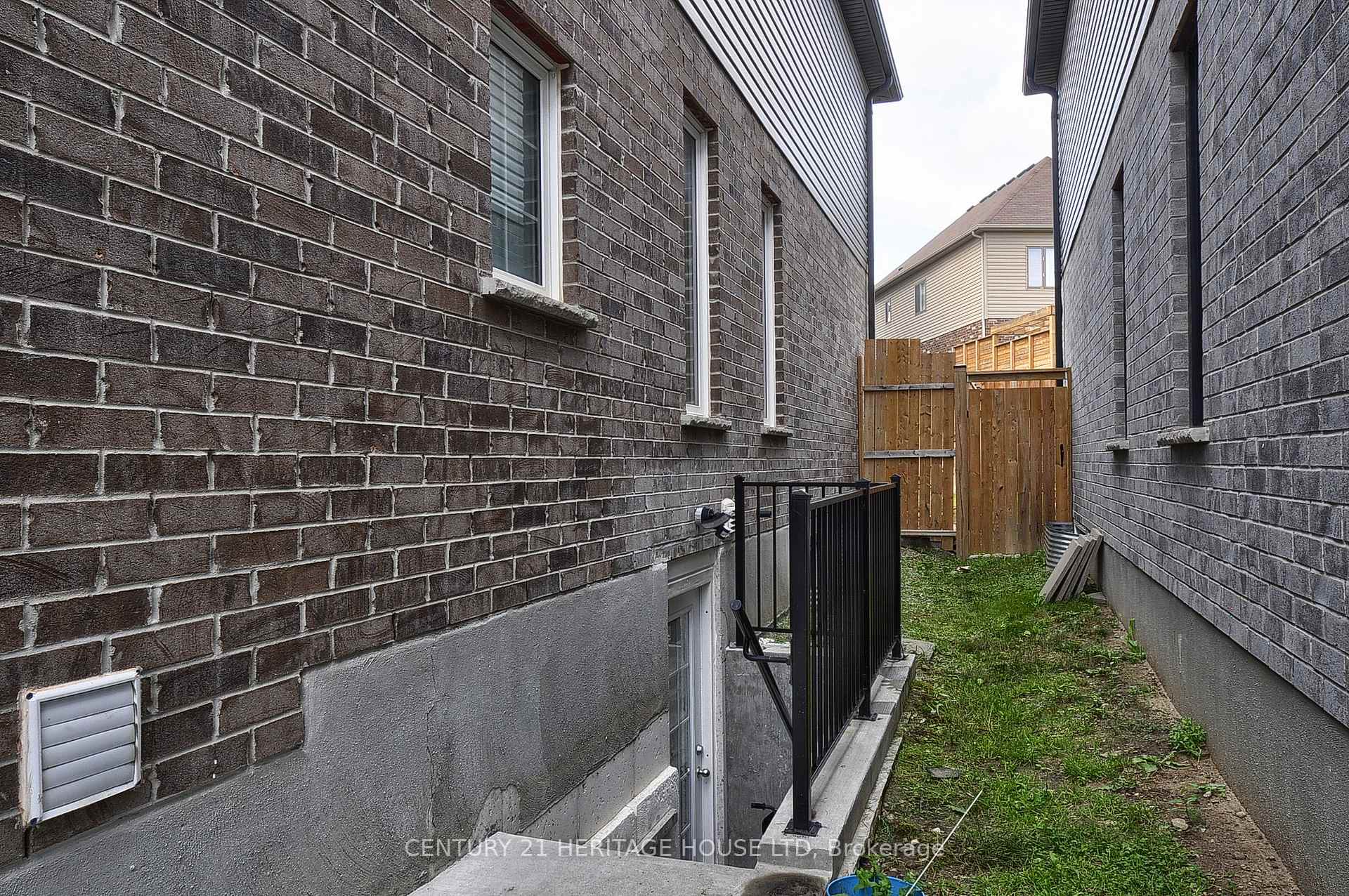 Photo 23 of 329 Sedgewood Street, Kitchener — HOMEH