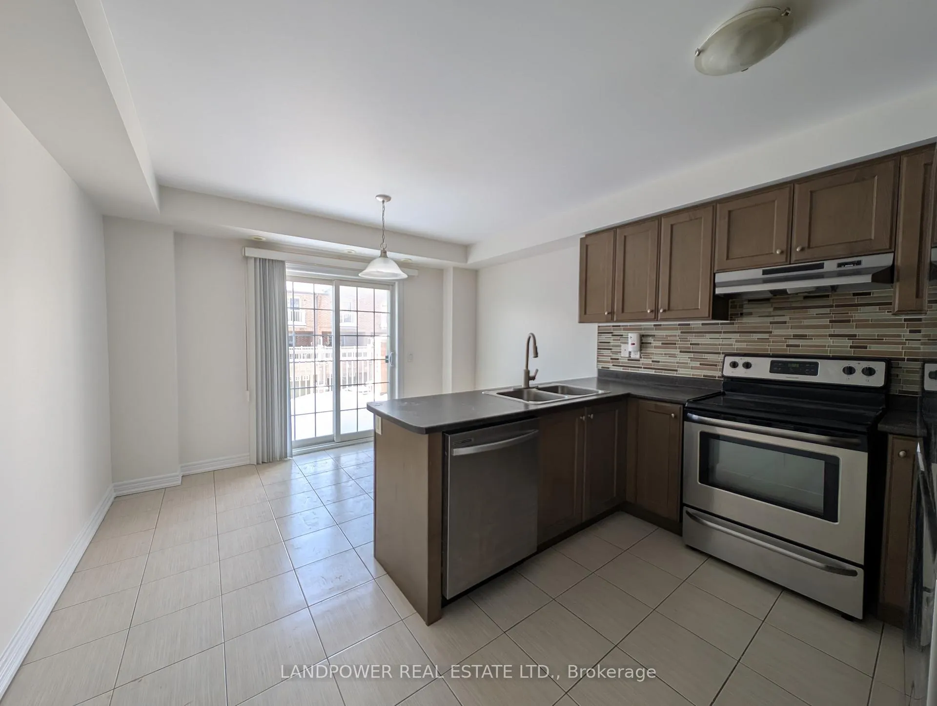 Photo 15 of 9876 Mccowan Road, Markham, Berczy — HOMEH