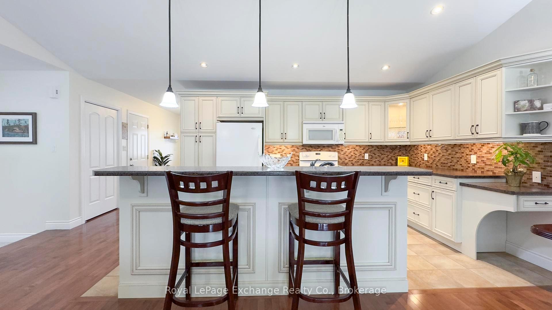 Photo 11 of 622 Skye Court, Kincardine — HOMEH