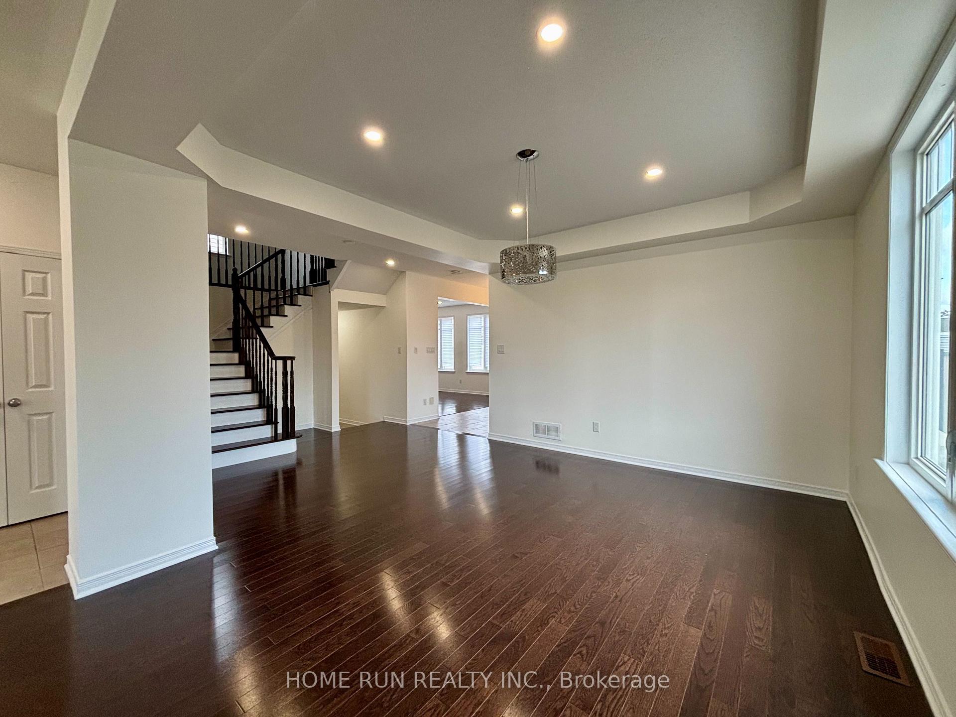 Photo 5 of 235 Asturcon Street, Ottawa, Kanata - Emerald Meadows/Trailwest — HOMEH
