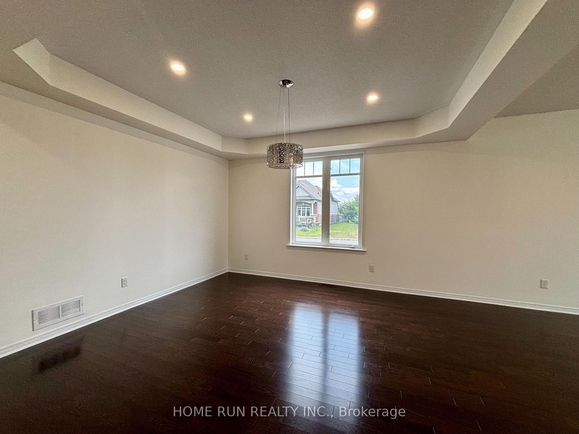 Photo 7 of 235 Asturcon Street, Ottawa, Kanata - Emerald Meadows/Trailwest — HOMEH