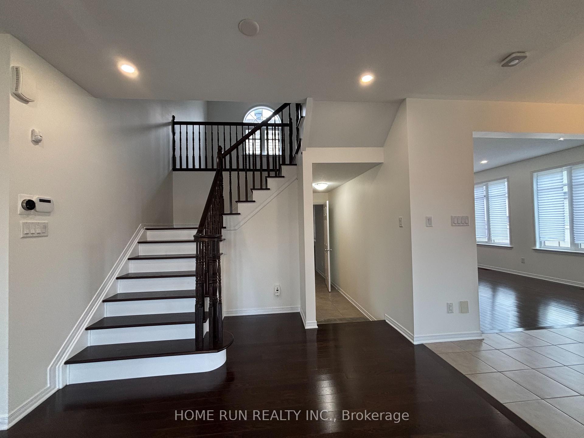 Photo 8 of 235 Asturcon Street, Ottawa, Kanata - Emerald Meadows/Trailwest — HOMEH