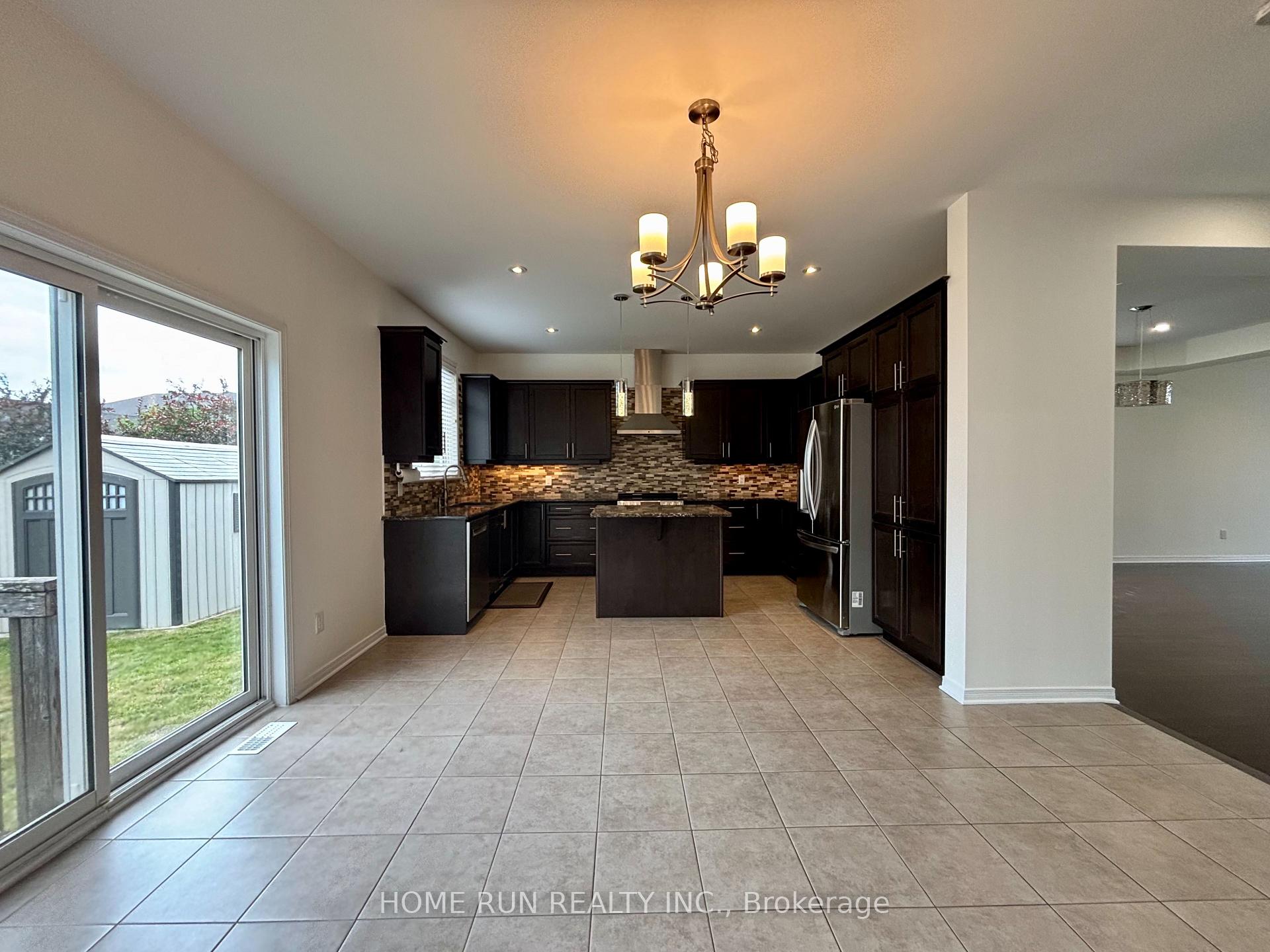 Photo 15 of 235 Asturcon Street, Ottawa, Kanata - Emerald Meadows/Trailwest — HOMEH
