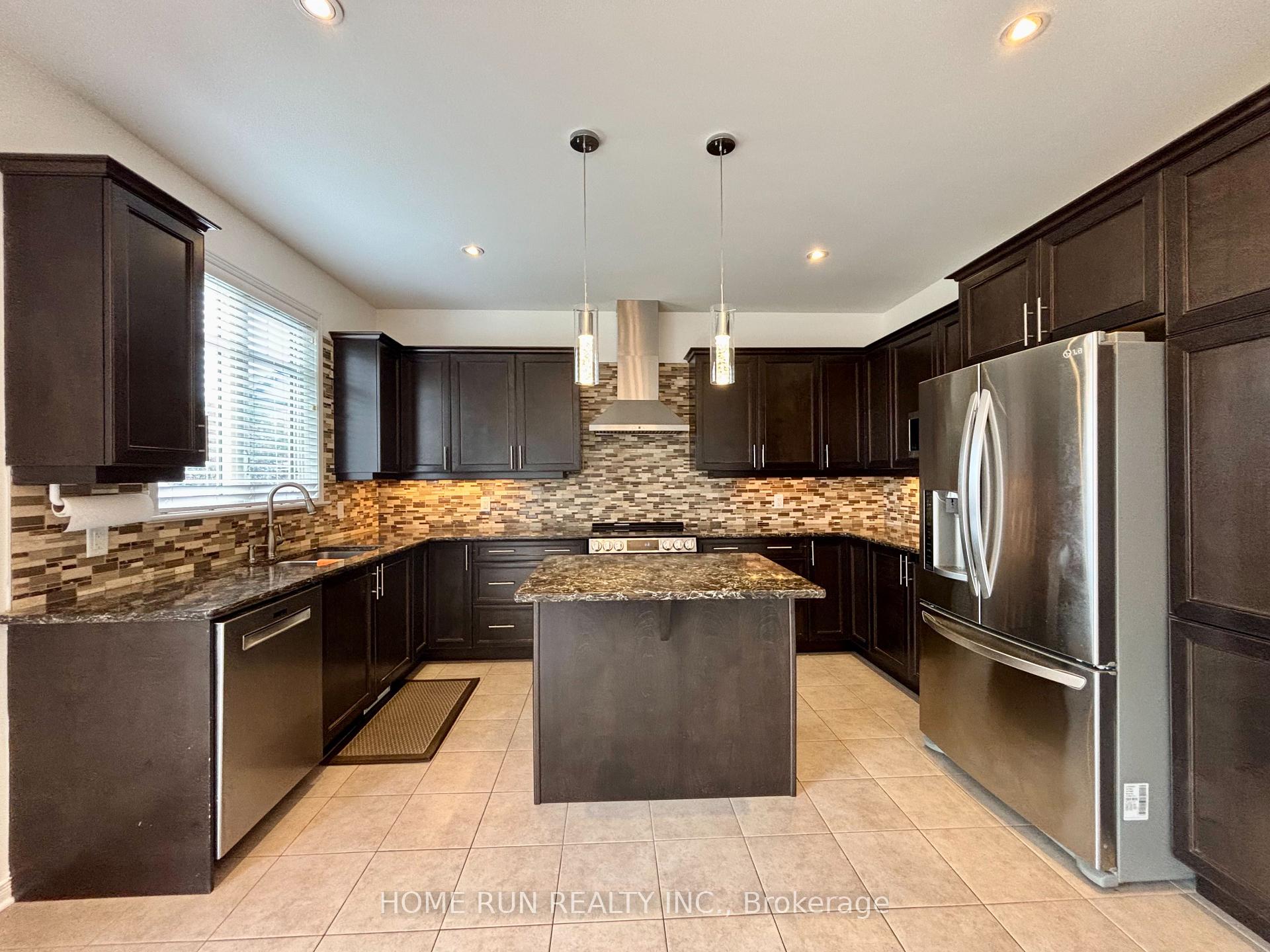 Photo 17 of 235 Asturcon Street, Ottawa, Kanata - Emerald Meadows/Trailwest — HOMEH