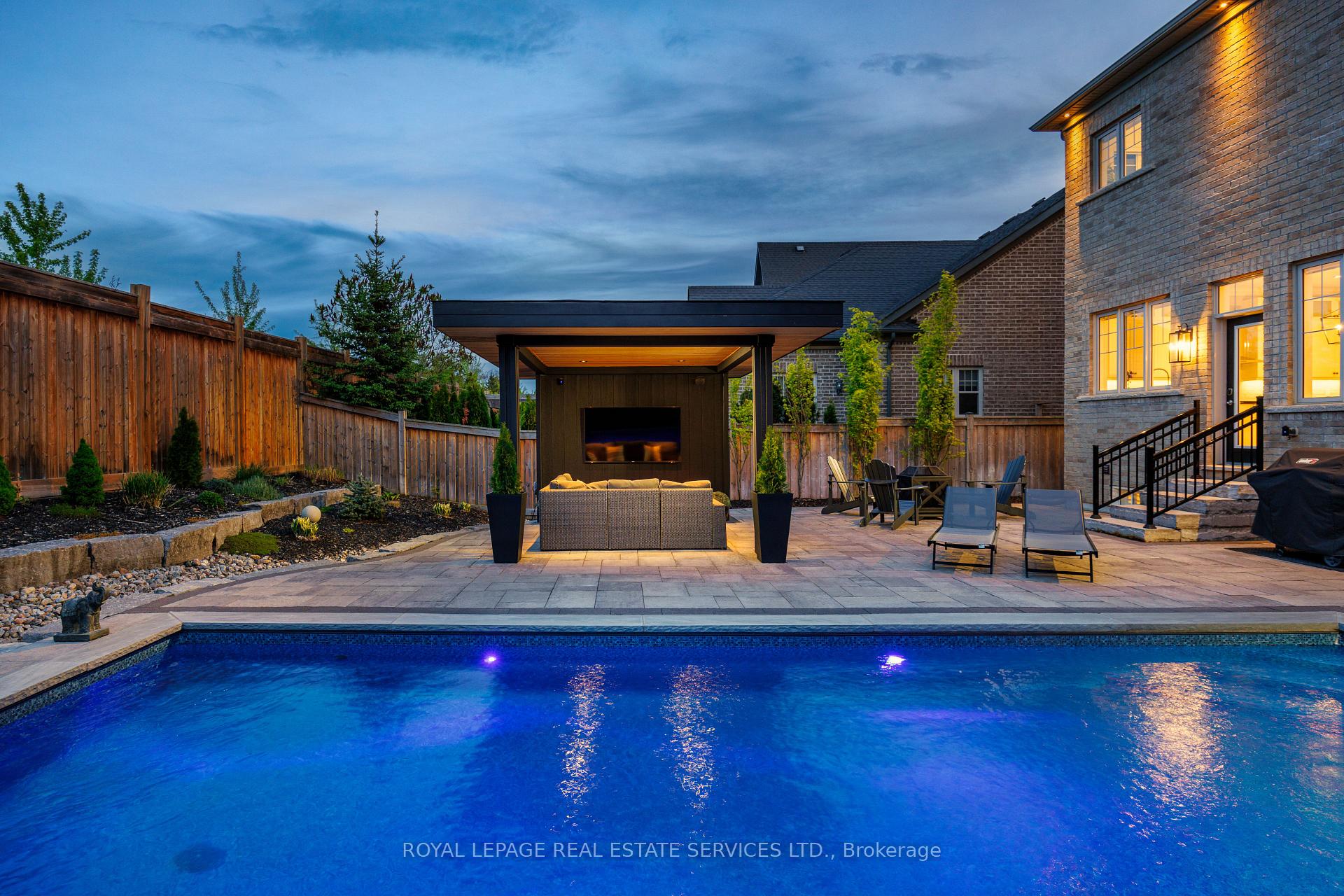 Photo 2 of 30 Britnell Court, King, King City — HOMEH