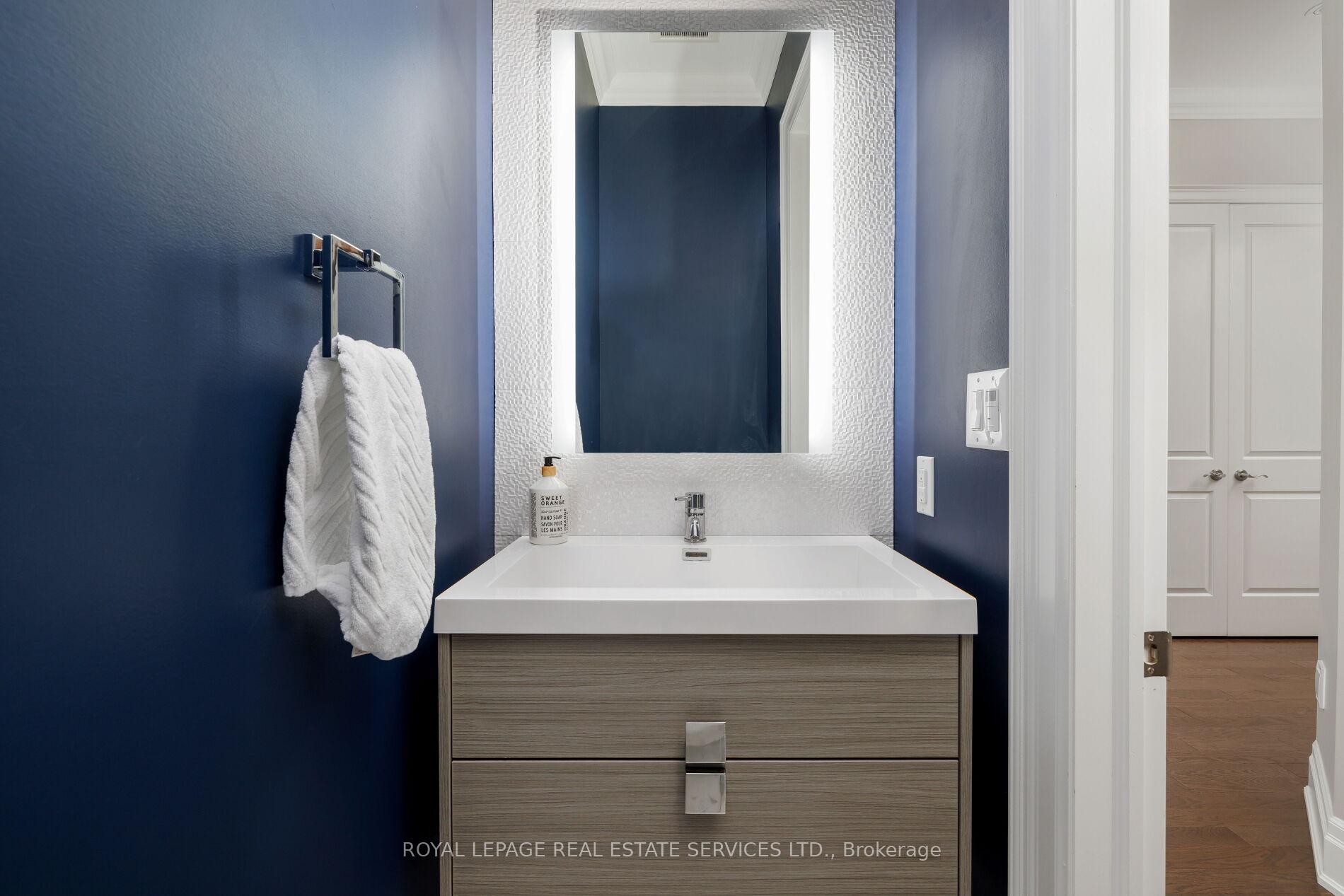 Photo 10 of 30 Britnell Court, King, King City — HOMEH