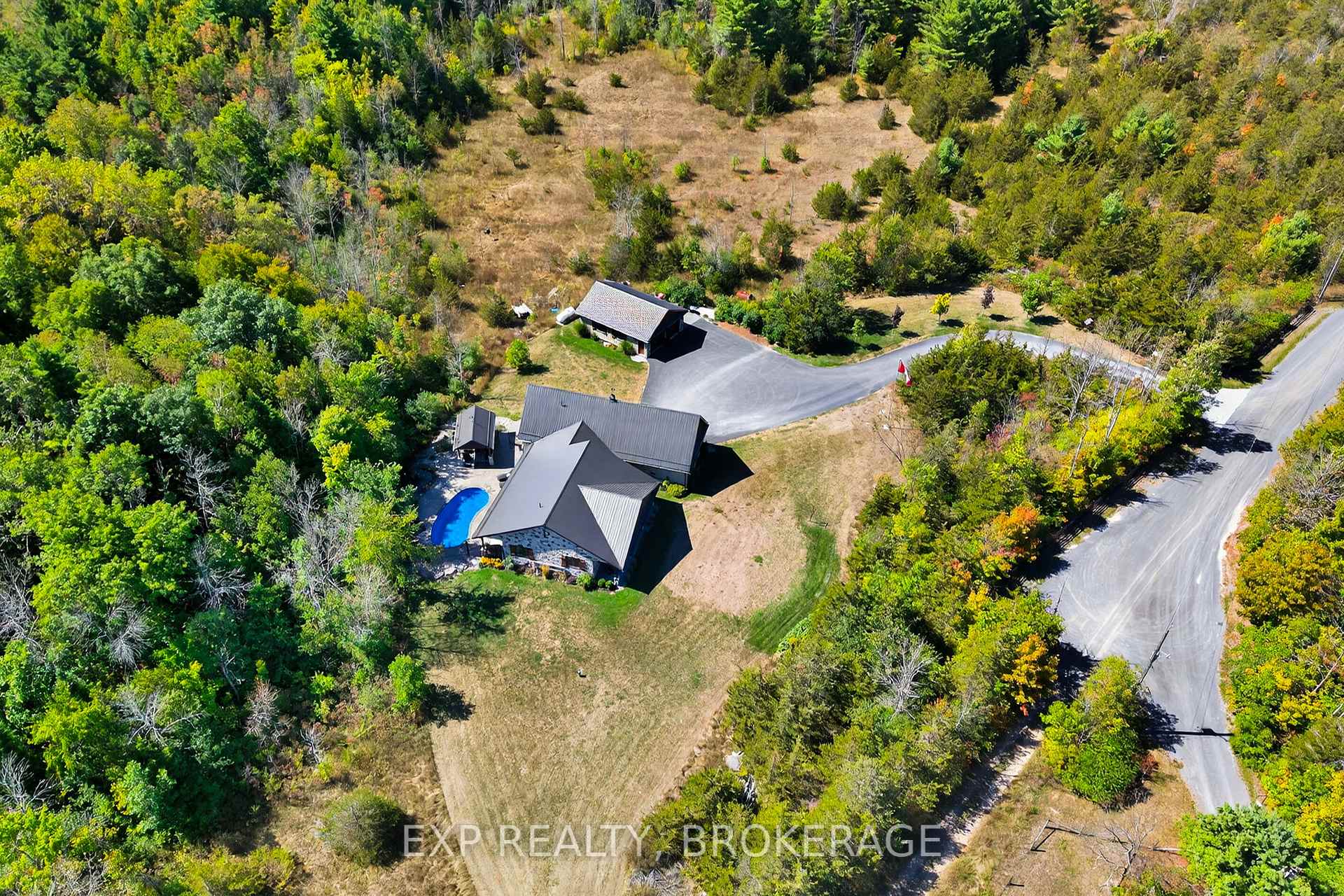 Photo 4 of 2334 Empey Road, Loyalist, Lennox and Addington - South — HOMEH