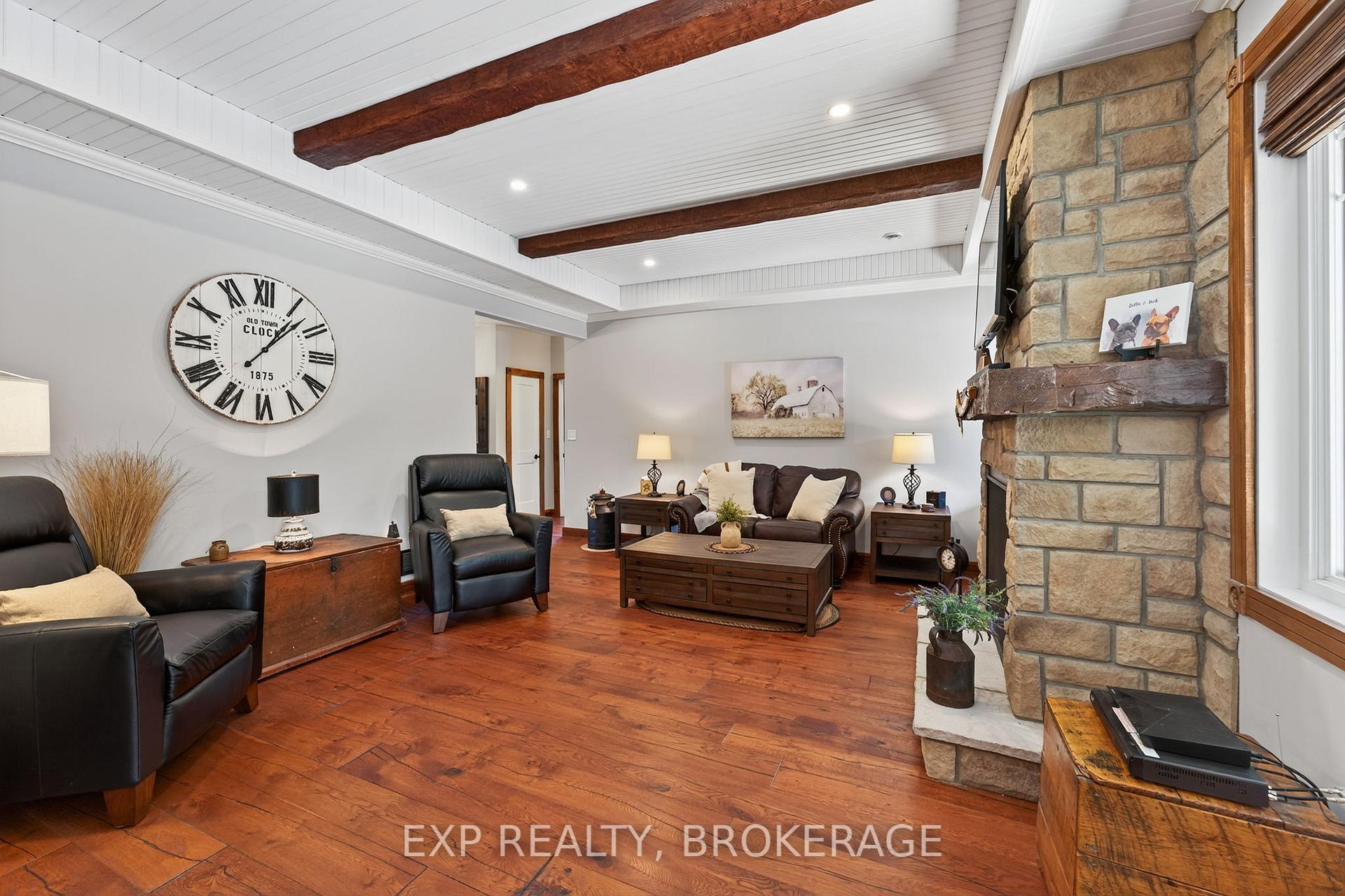 Photo 9 of 2334 Empey Road, Loyalist, Lennox and Addington - South — HOMEH