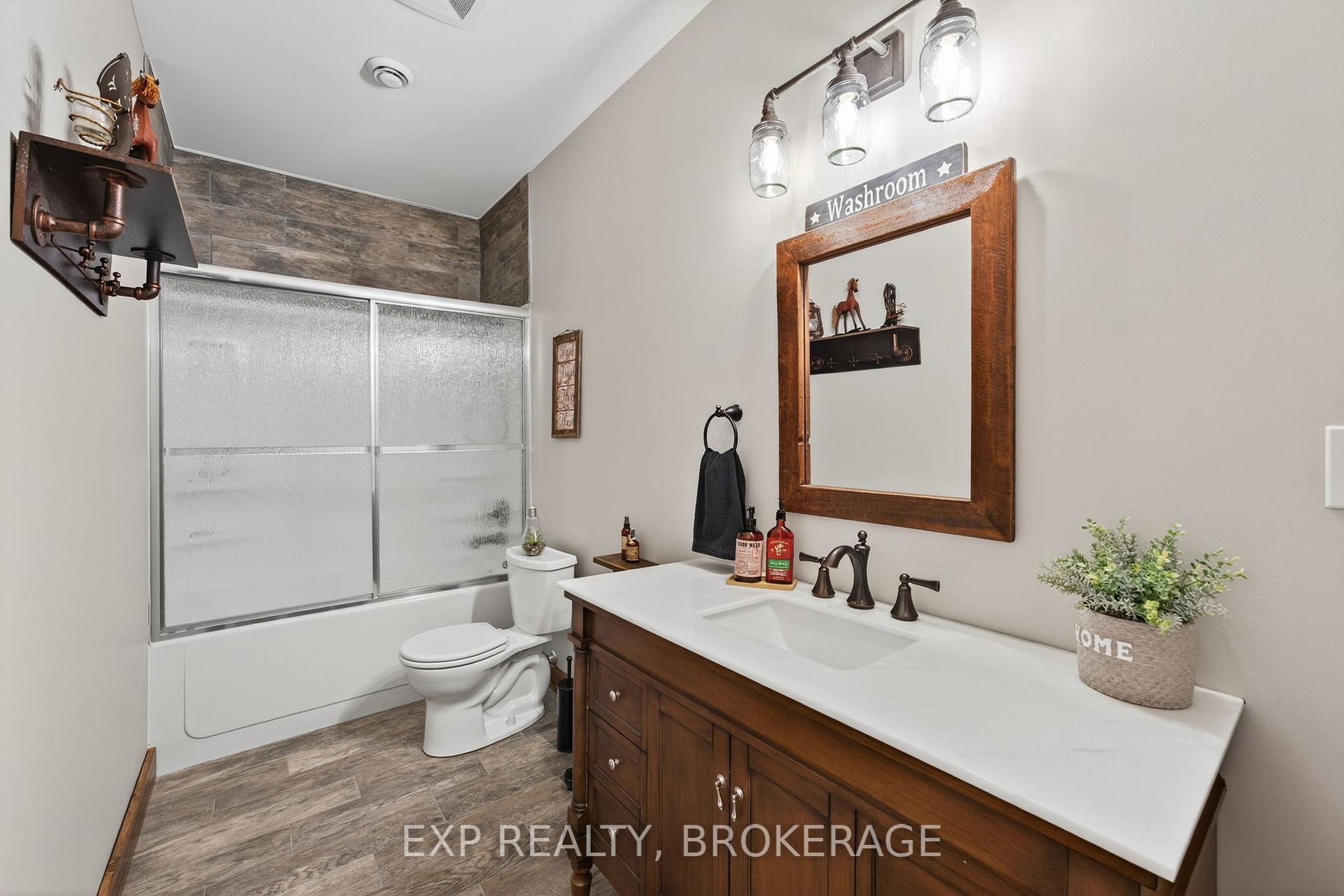 Photo 30 of 2334 Empey Road, Loyalist, Lennox and Addington - South — HOMEH