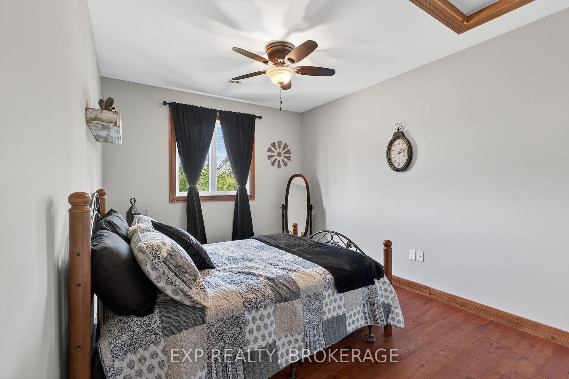 Photo 31 of 2334 Empey Road, Loyalist, Lennox and Addington - South — HOMEH
