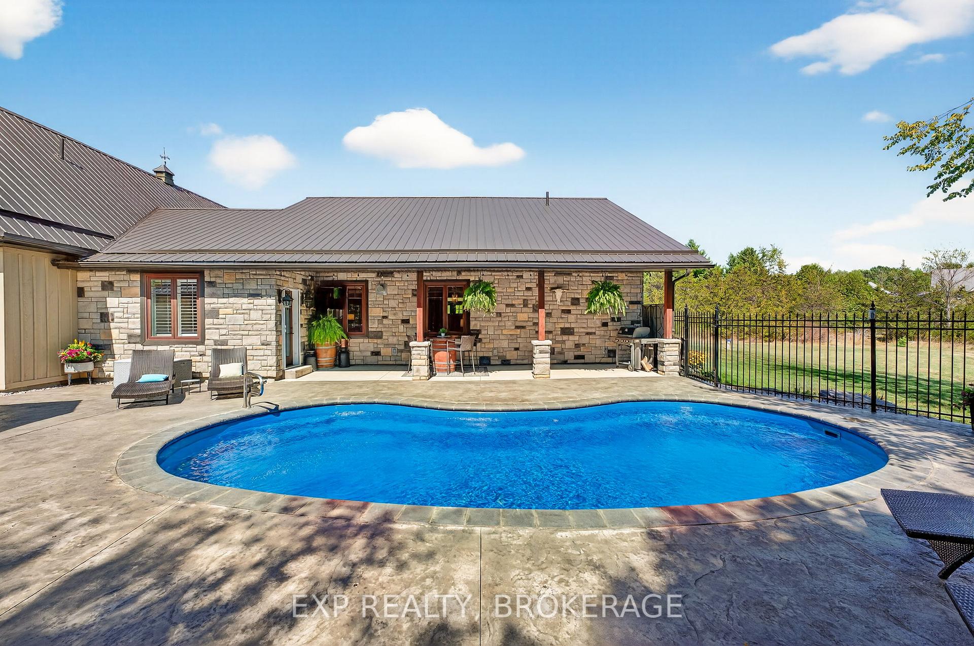 Photo 35 of 2334 Empey Road, Loyalist, Lennox and Addington - South — HOMEH