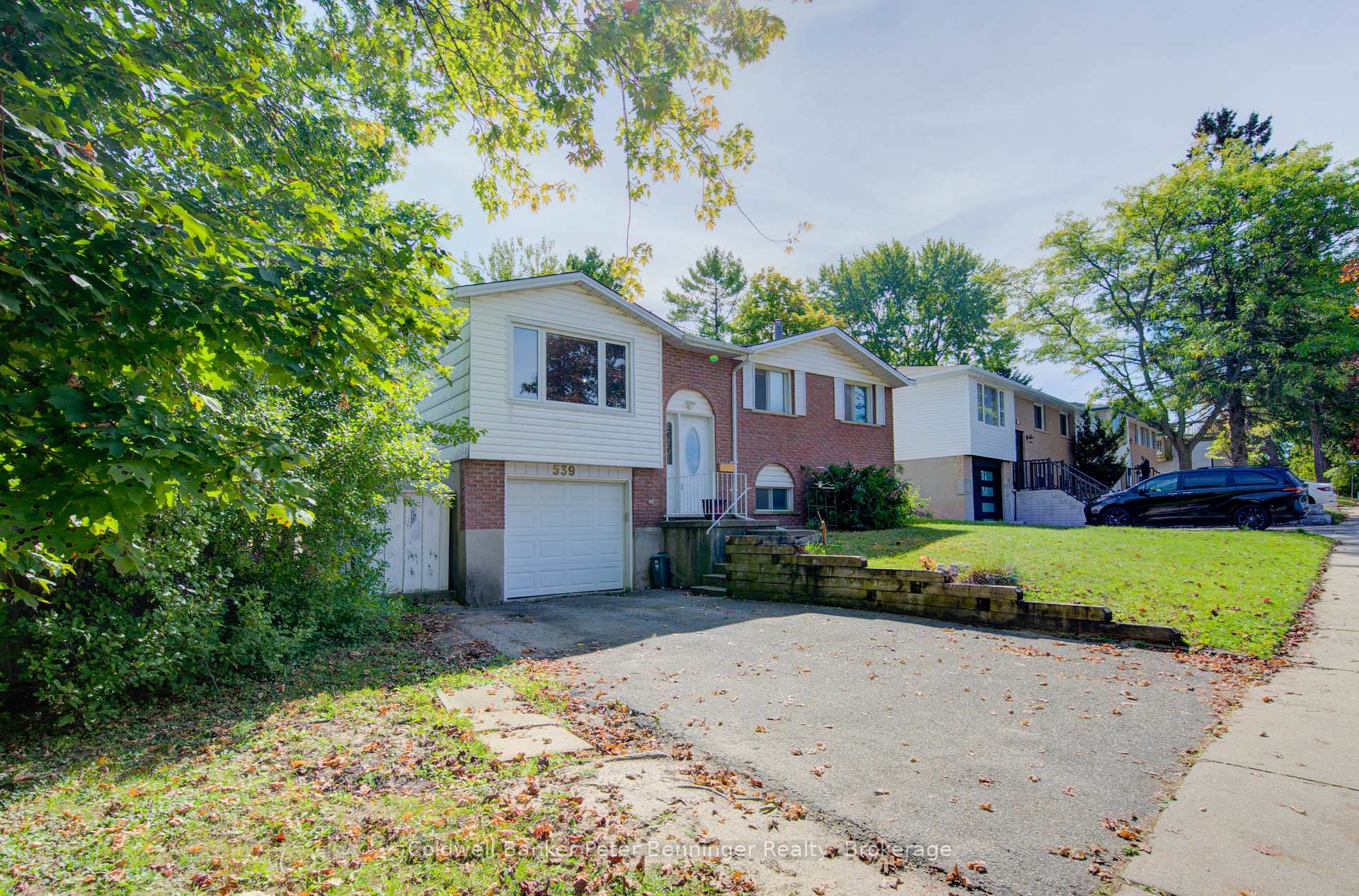 Photo 3 of 539 Pioneer Drive, Kitchener — HOMEH