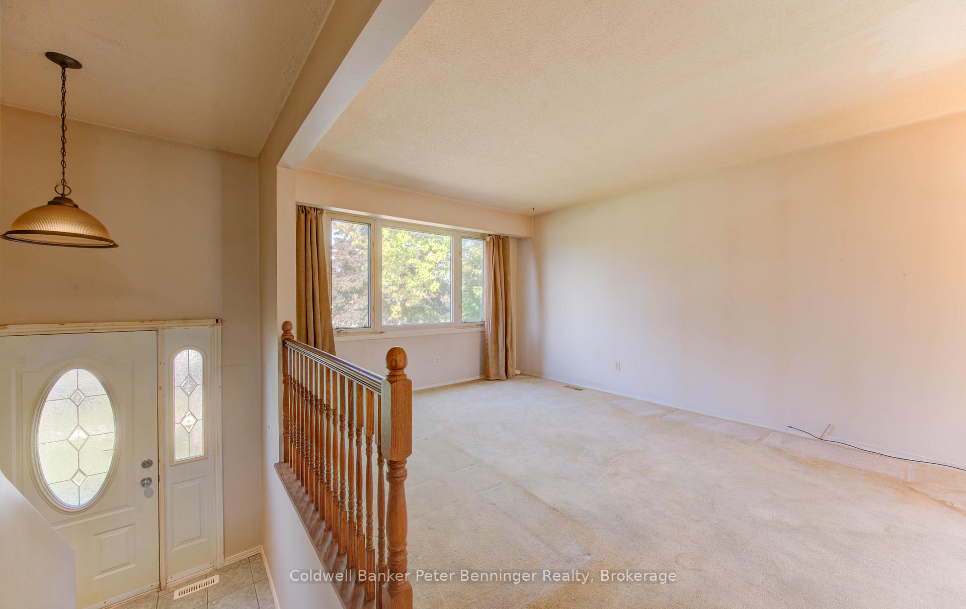 Photo 10 of 539 Pioneer Drive, Kitchener — HOMEH
