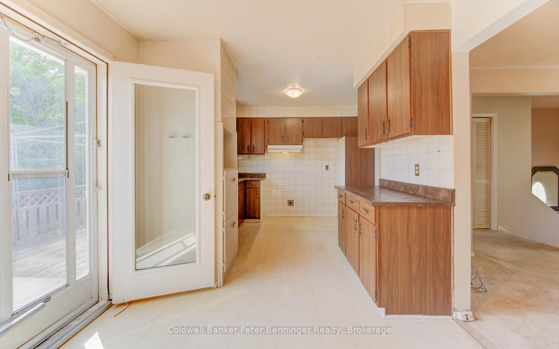 Photo 12 of 539 Pioneer Drive, Kitchener — HOMEH