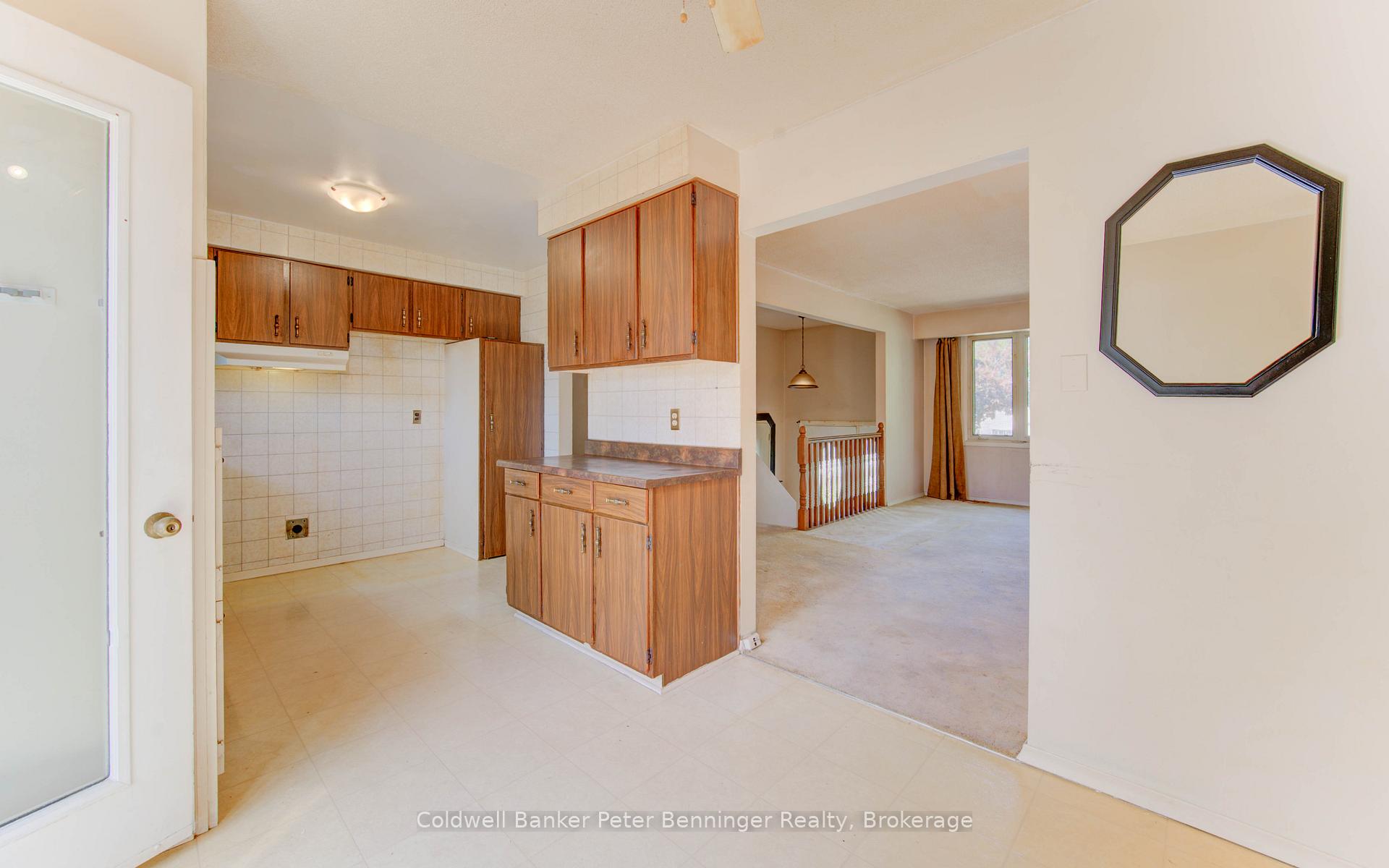 Photo 13 of 539 Pioneer Drive, Kitchener — HOMEH