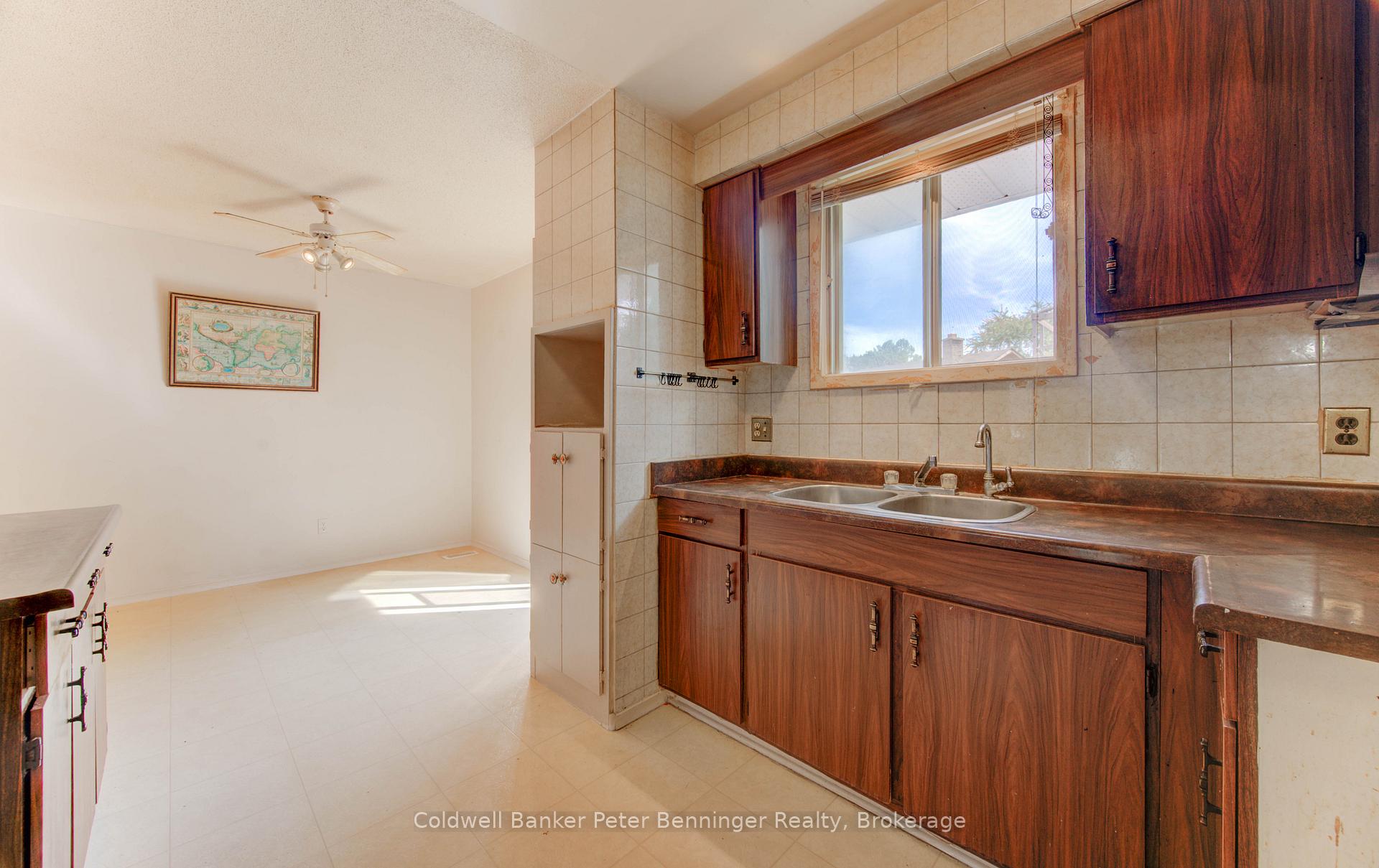 Photo 16 of 539 Pioneer Drive, Kitchener — HOMEH