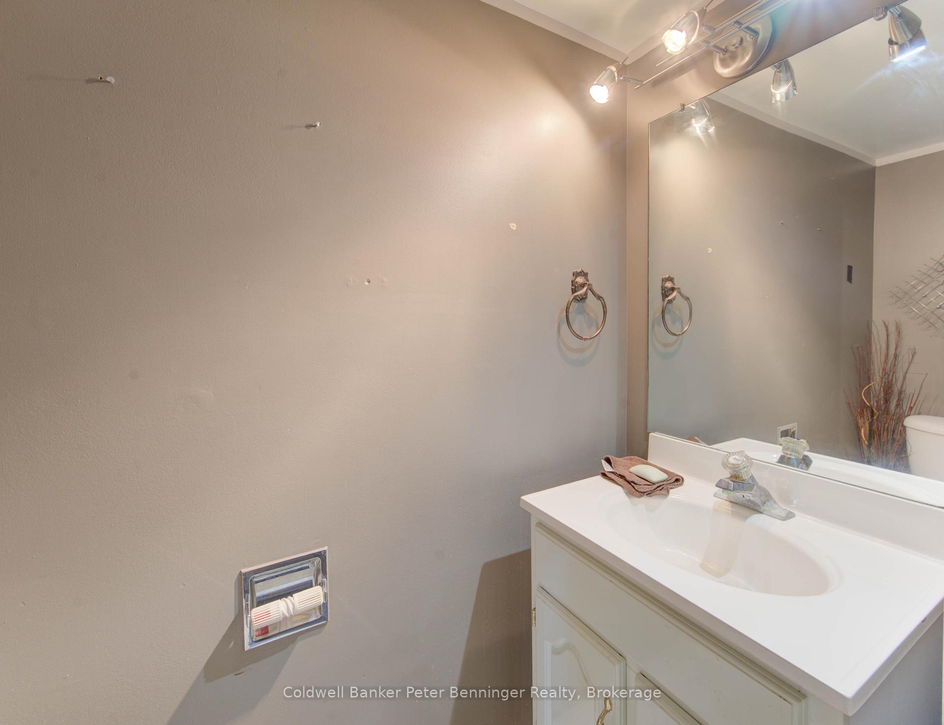 Photo 30 of 539 Pioneer Drive, Kitchener — HOMEH