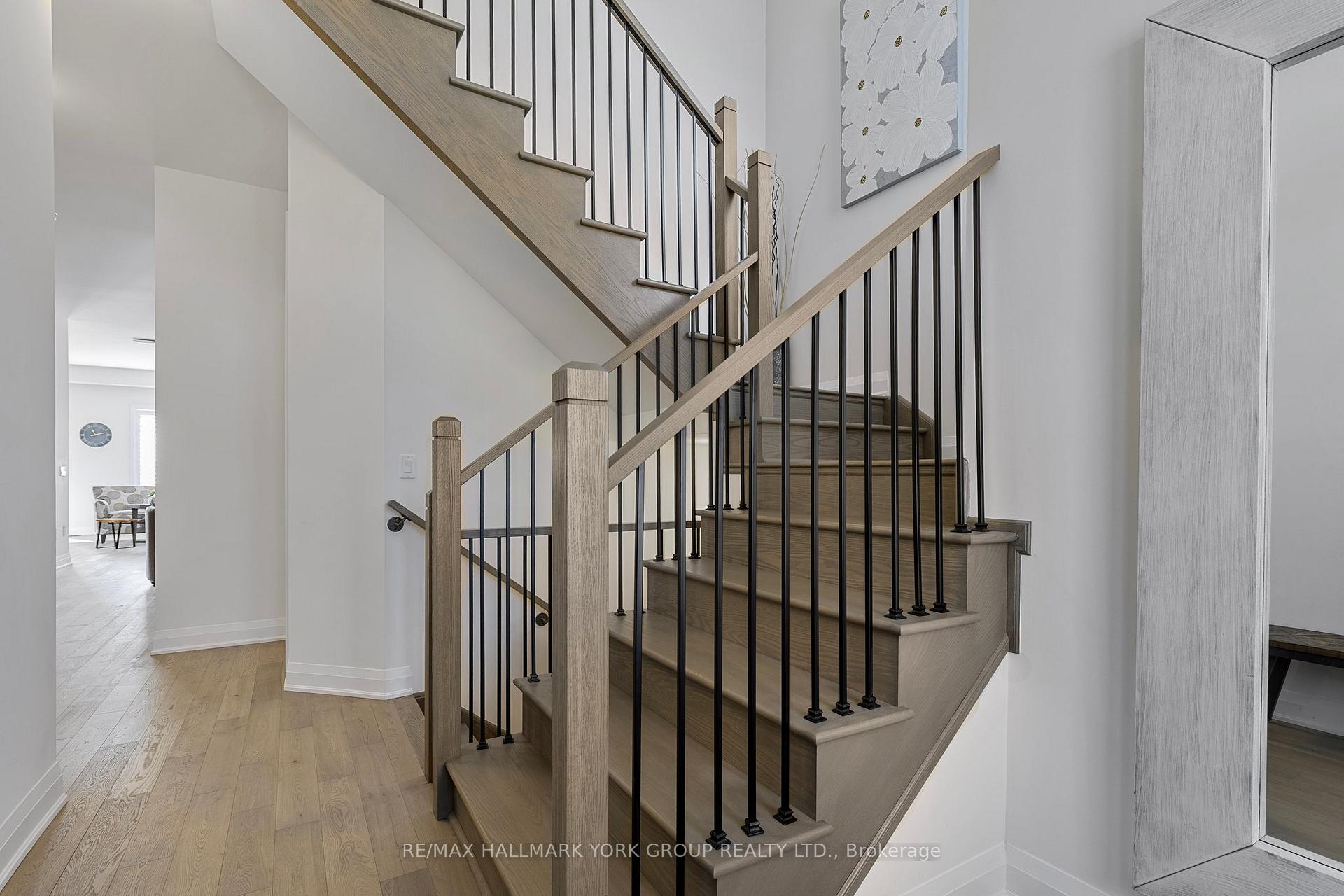 Photo 3 of 1393 Blackmore Street, Innisfil, Alcona — HOMEH