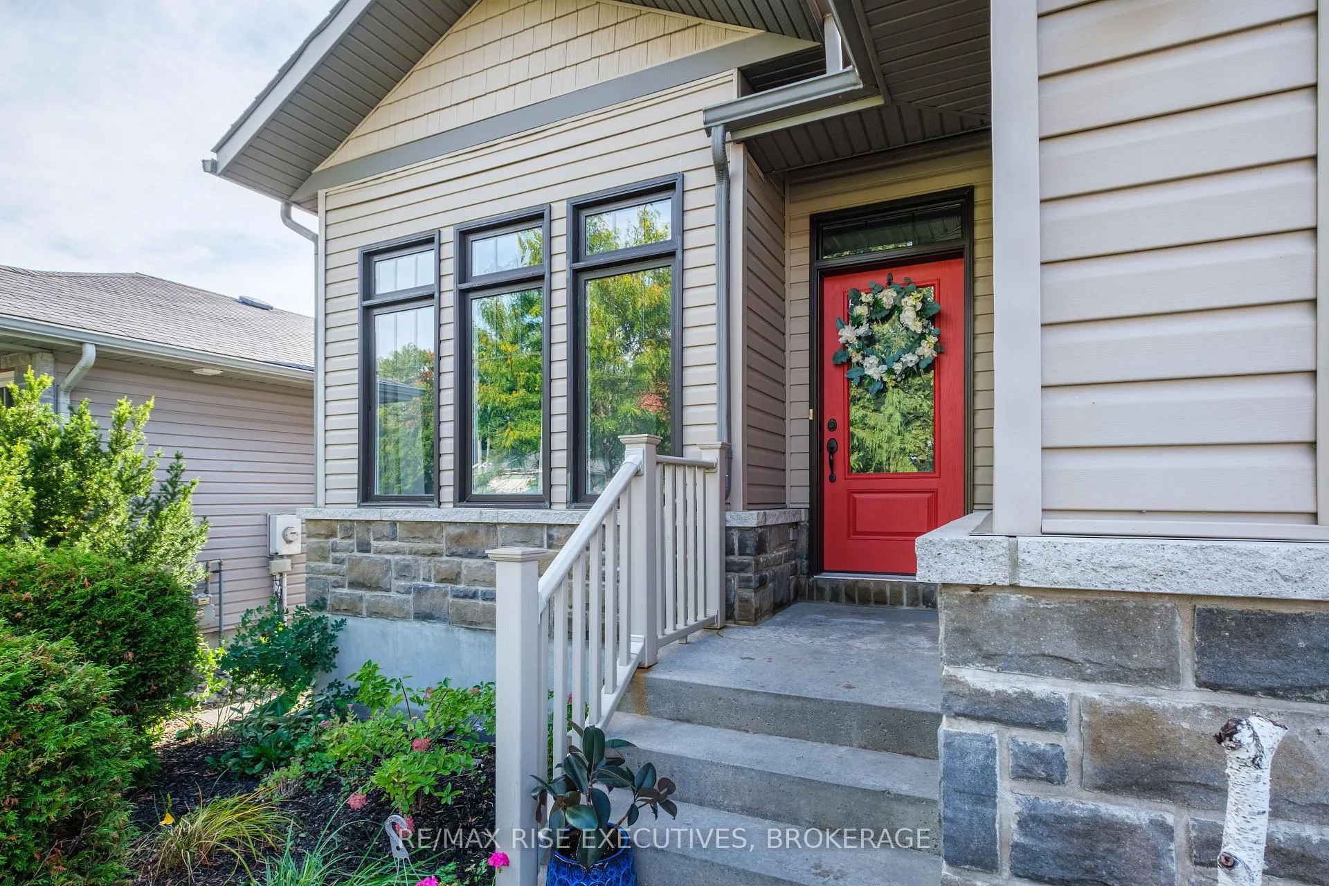 Photo 6 of 134 Islandview Drive, Loyalist, Amherstview — HOMEH